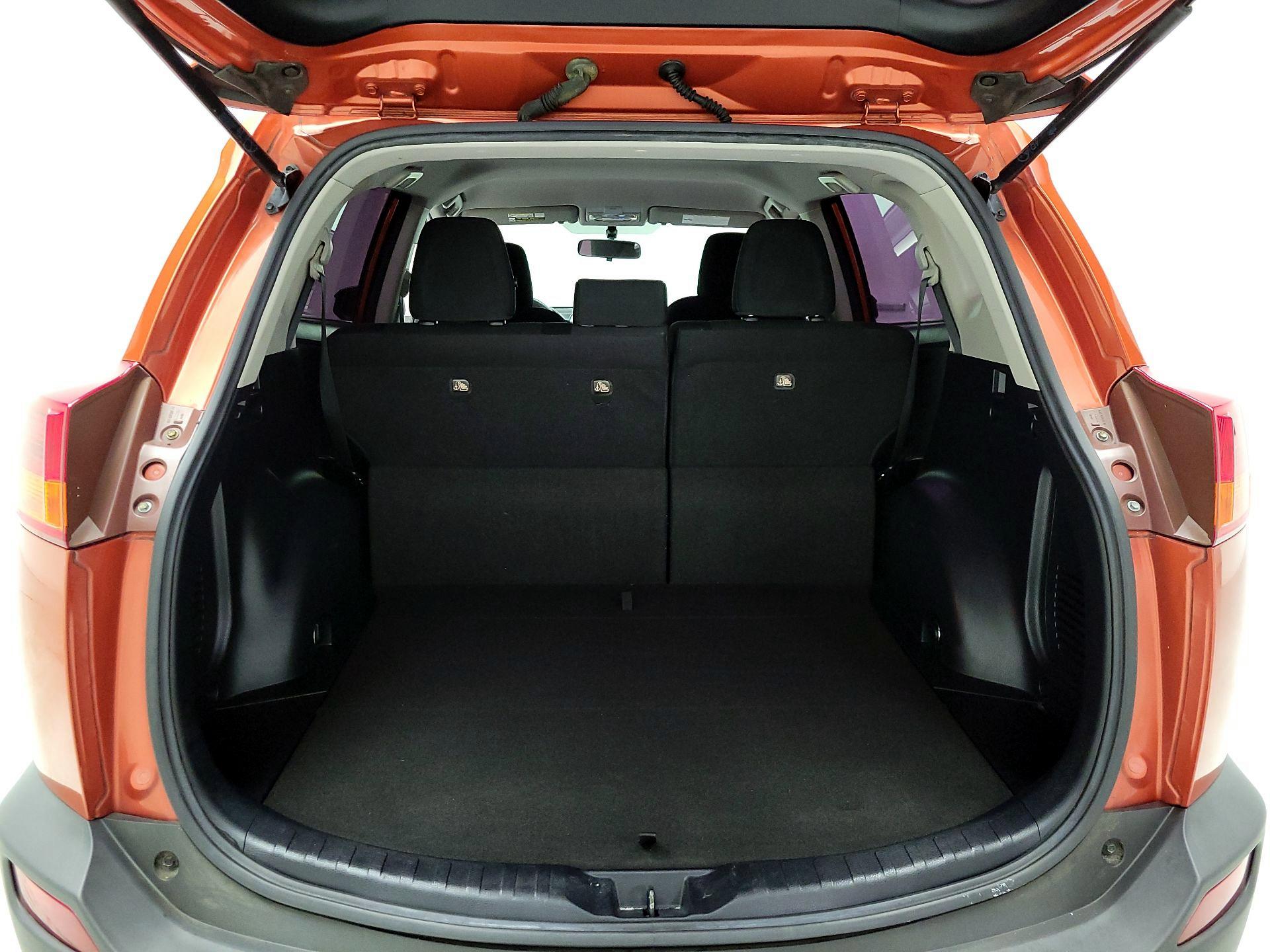 Thumbnail: 2015 Toyota RAV4 - 18