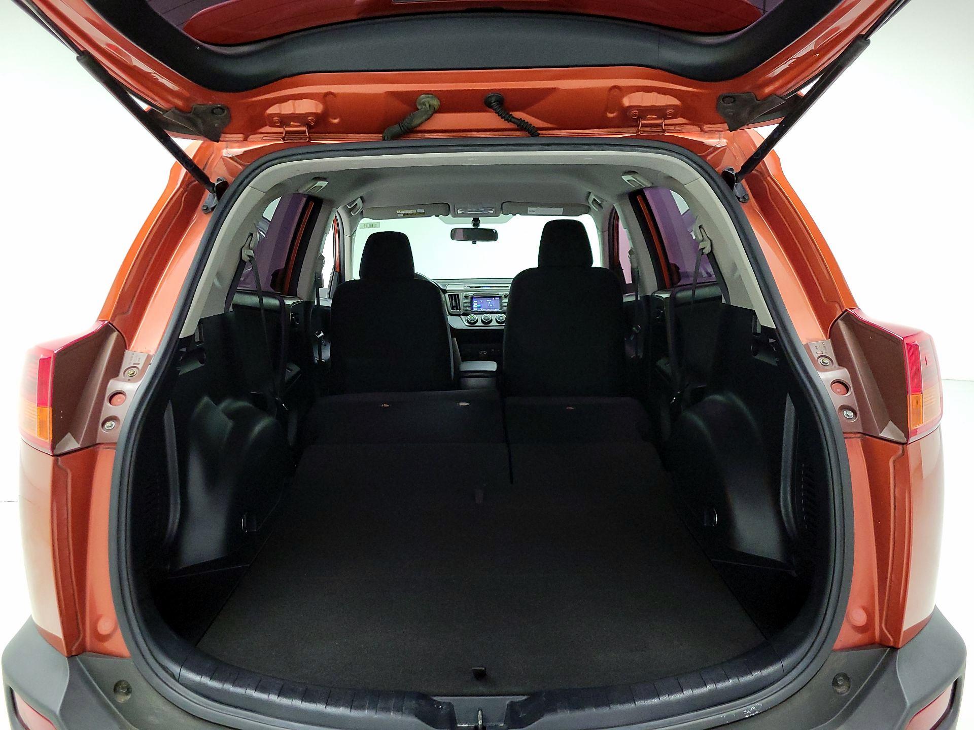 Thumbnail: 2015 Toyota RAV4 - 19