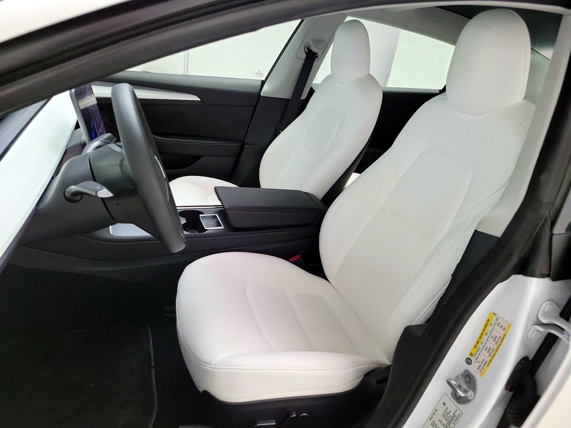 Thumbnail: 2022 Tesla Model 3 - 11