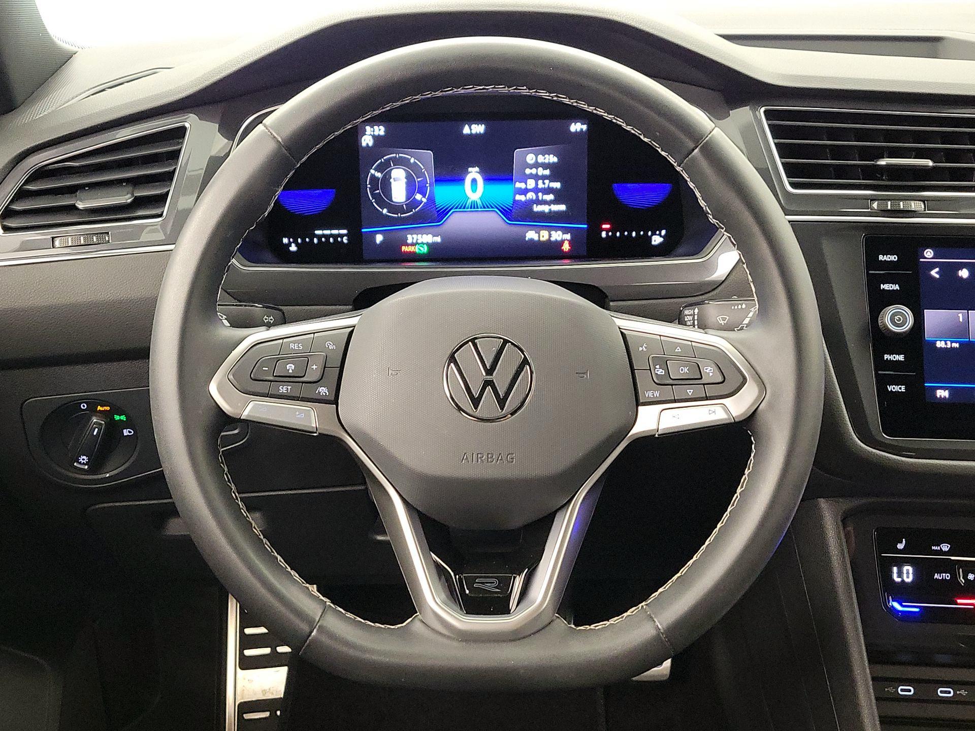 Thumbnail: 2023 Volkswagen Tiguan - 10