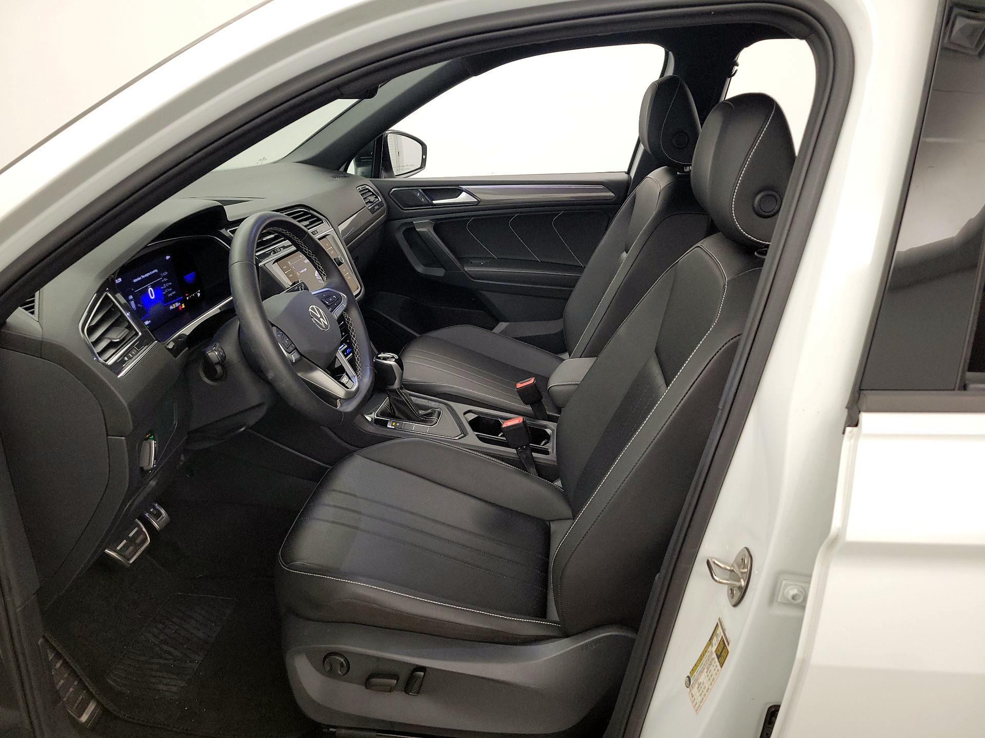 Thumbnail: 2023 Volkswagen Tiguan - 11