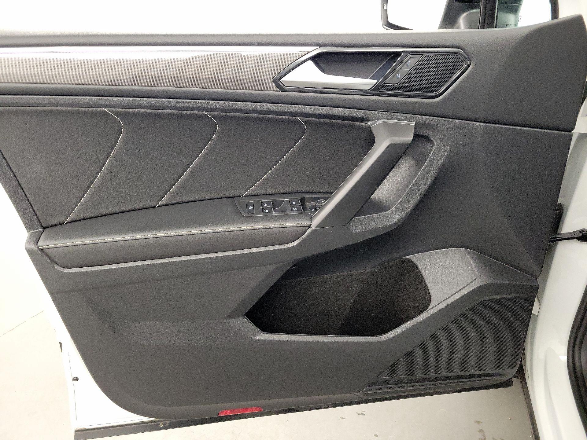 Thumbnail: 2023 Volkswagen Tiguan - 12