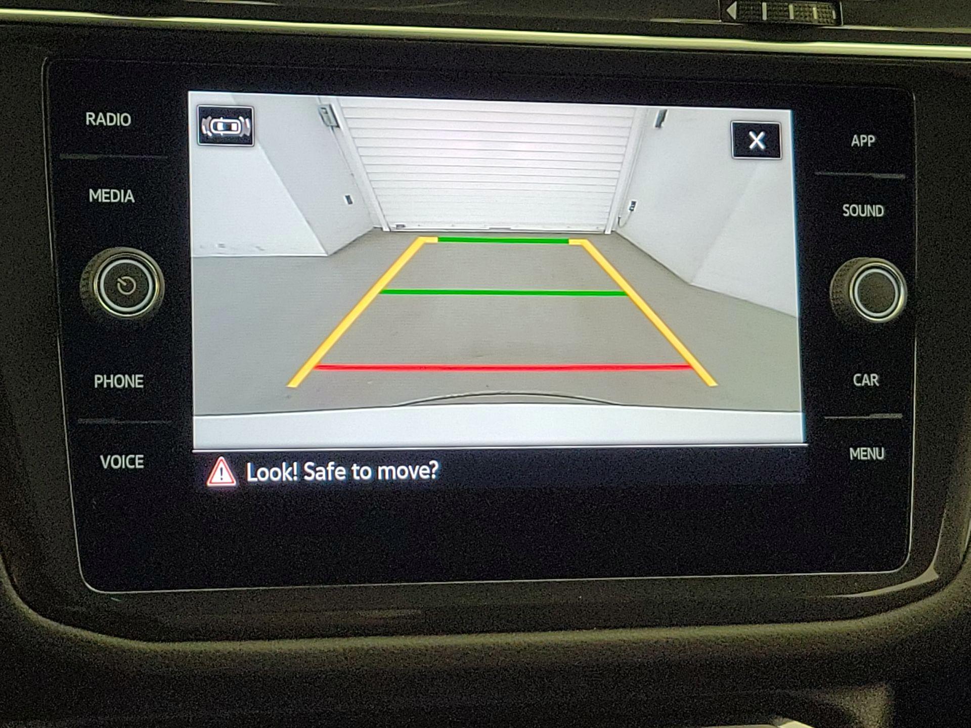 Thumbnail: 2023 Volkswagen Tiguan - 14