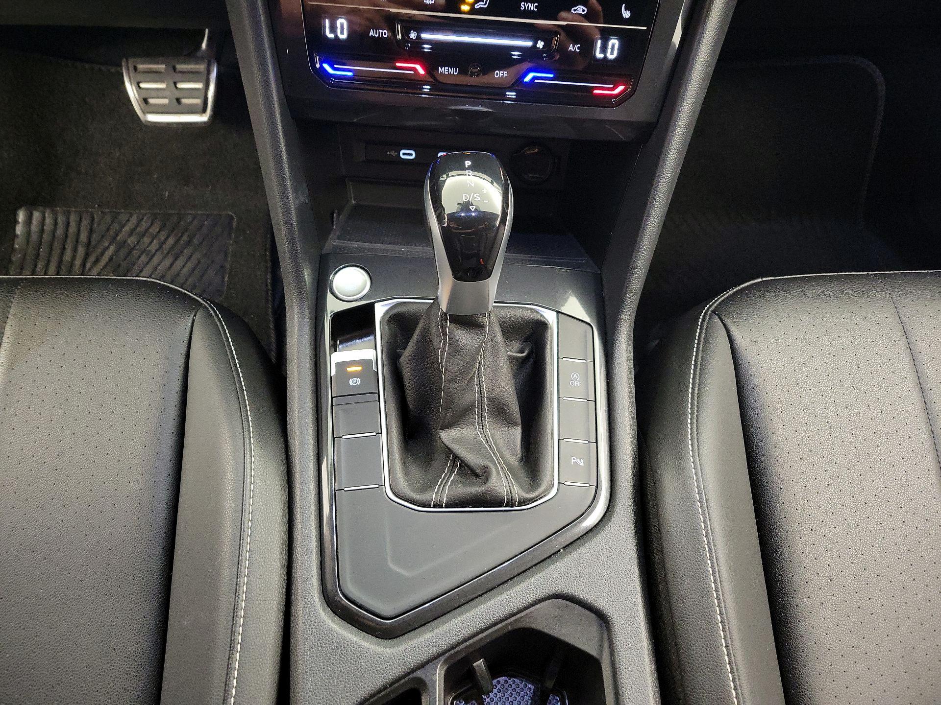 Thumbnail: 2023 Volkswagen Tiguan - 17