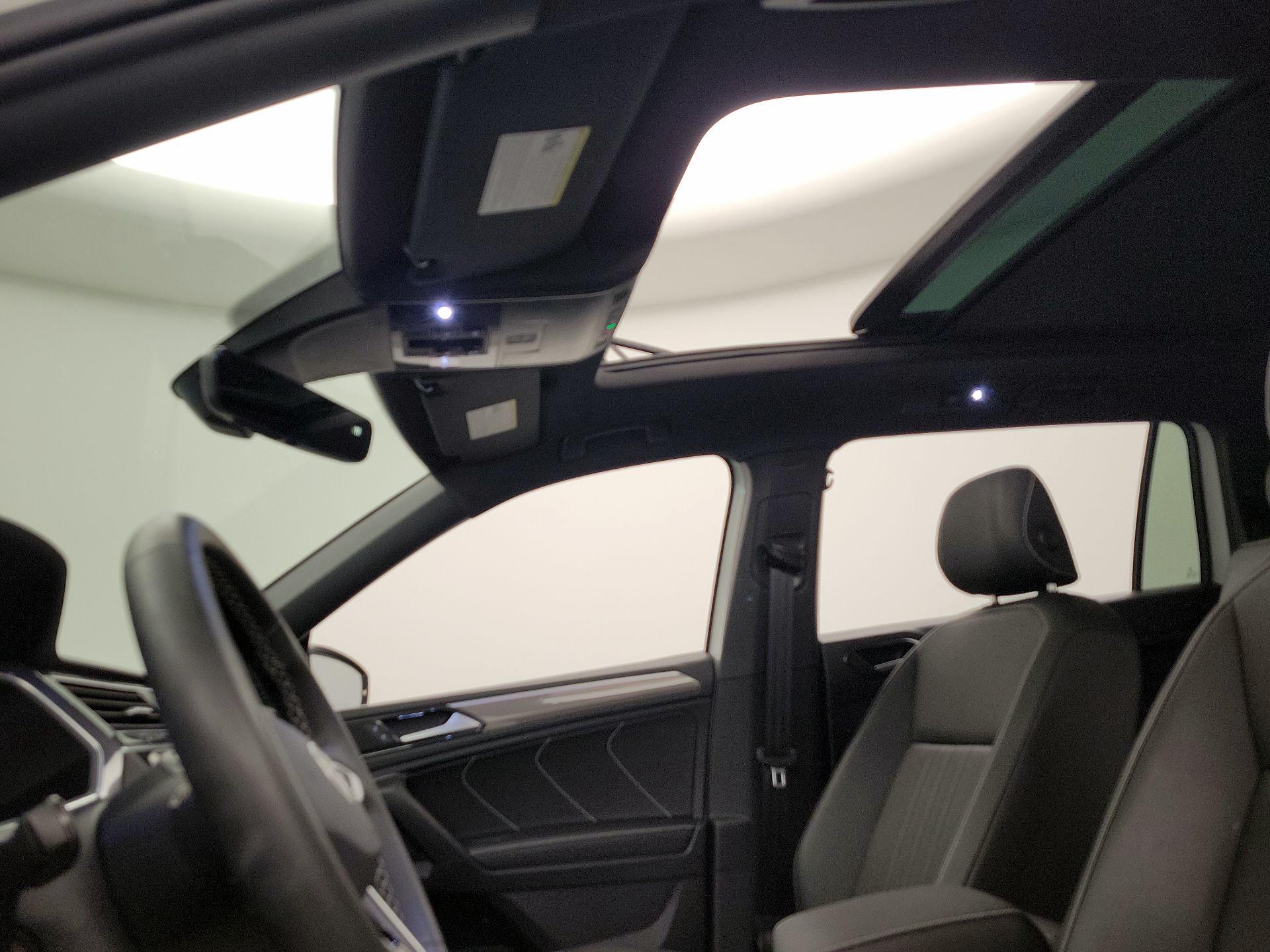 Thumbnail: 2023 Volkswagen Tiguan - 19