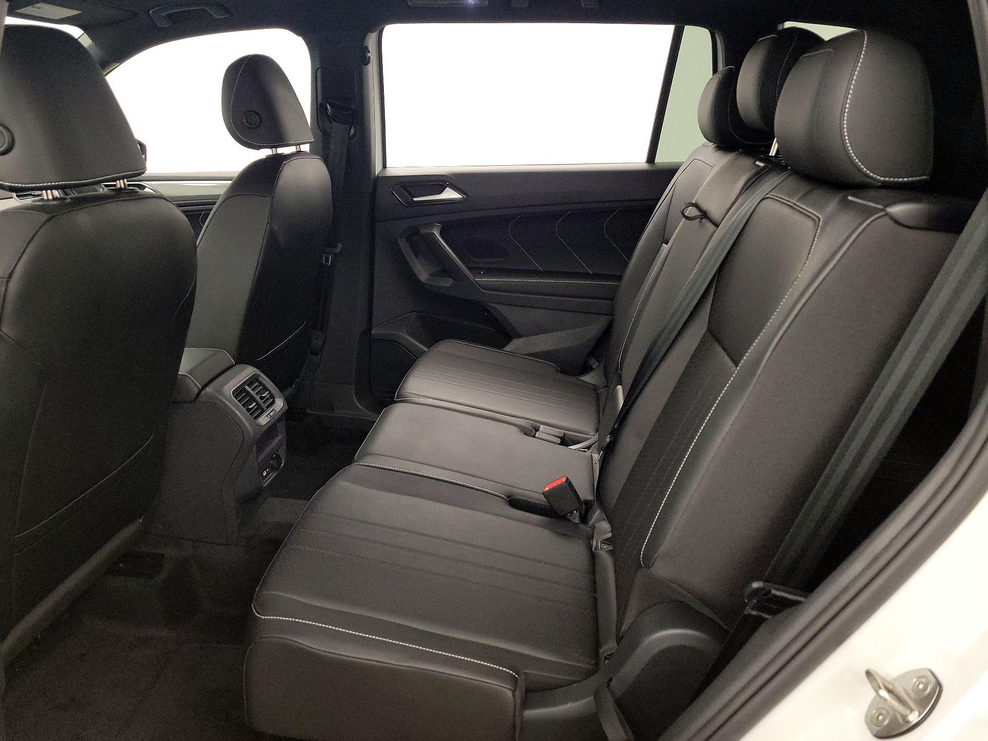 Thumbnail: 2023 Volkswagen Tiguan - 20