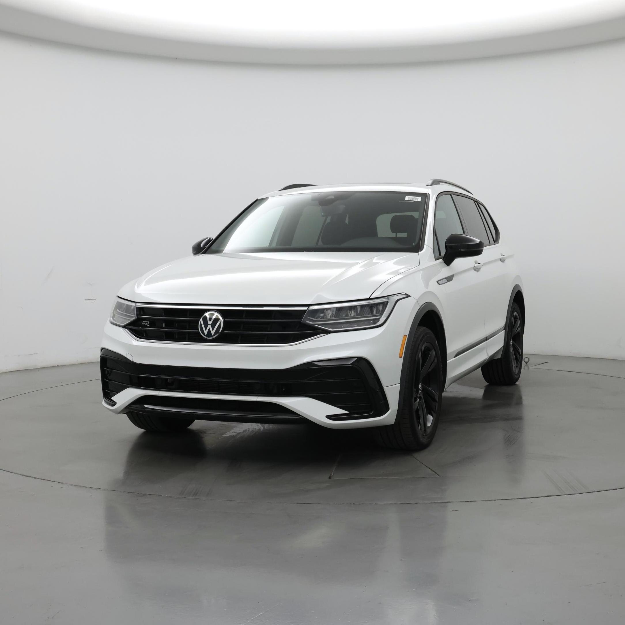 Thumbnail: 2023 Volkswagen Tiguan - 4