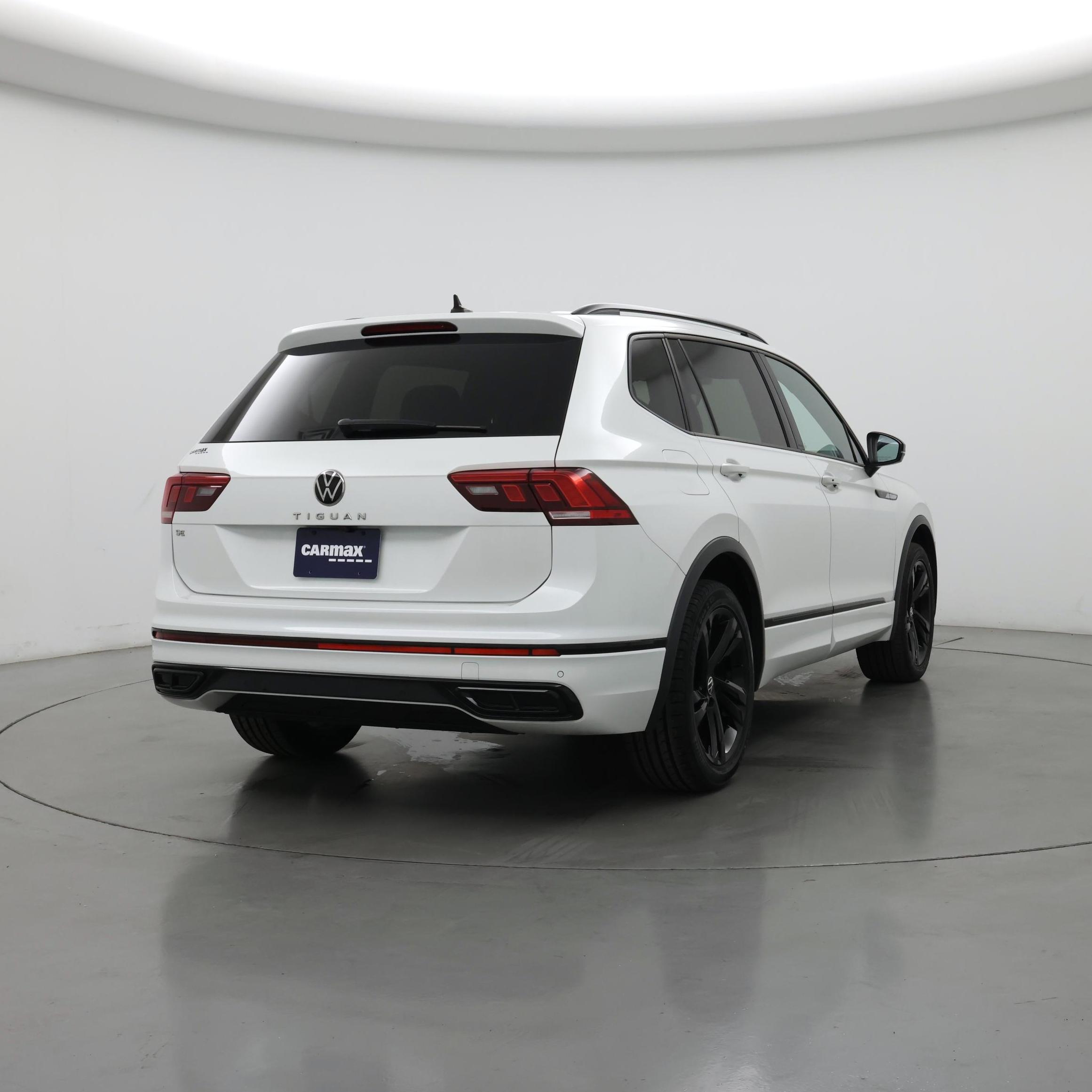 Thumbnail: 2023 Volkswagen Tiguan - 8