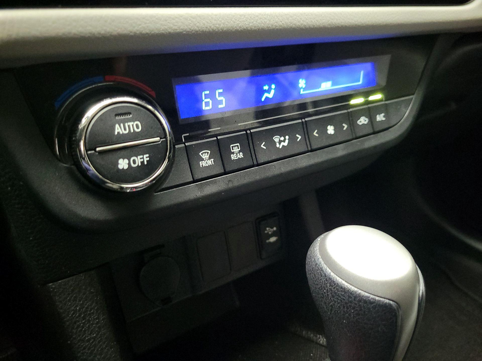 Thumbnail: 2016 Toyota Corolla - 14