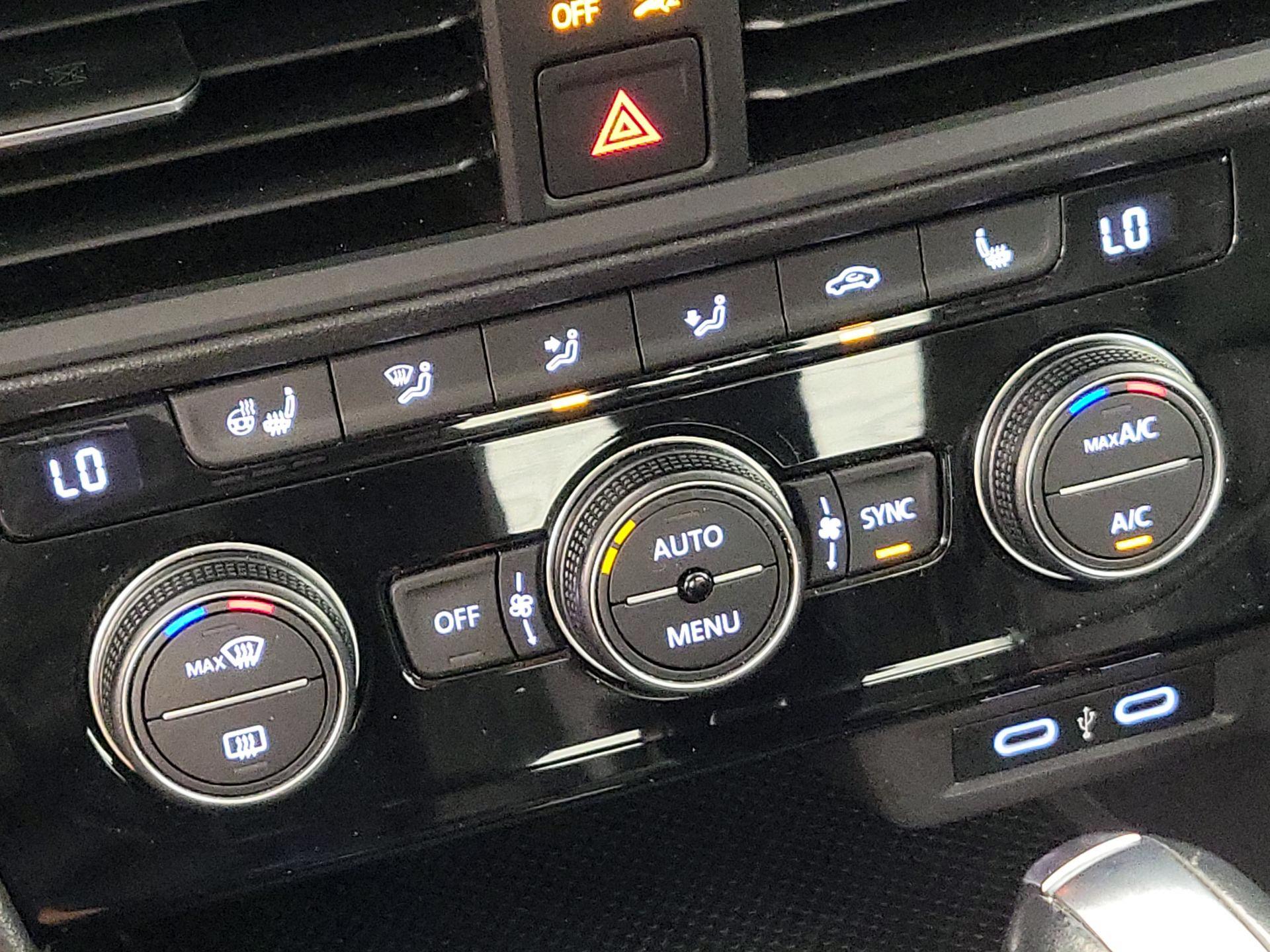 Thumbnail: 2020 Volkswagen Jetta - 16