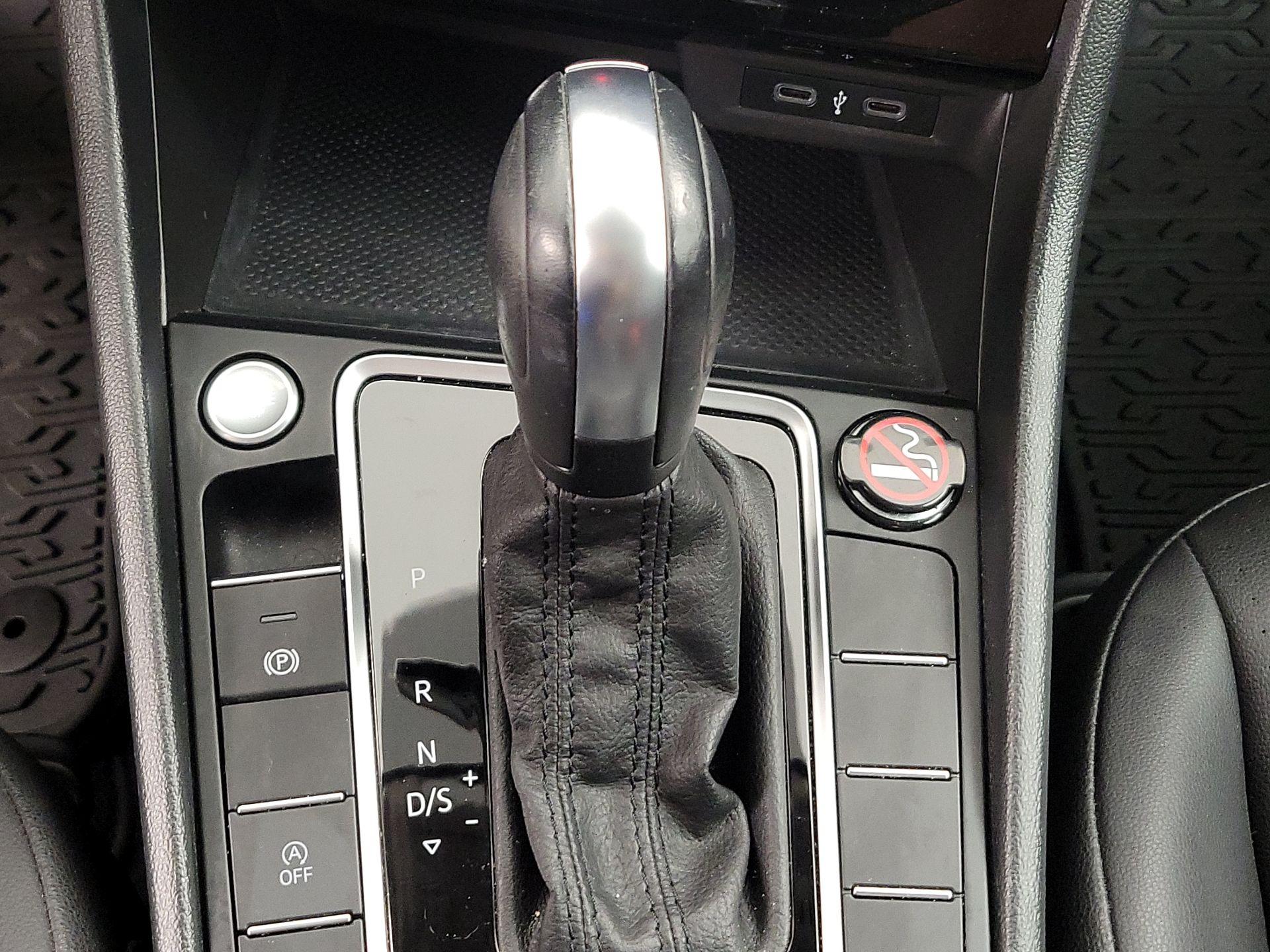 Thumbnail: 2020 Volkswagen Jetta - 17