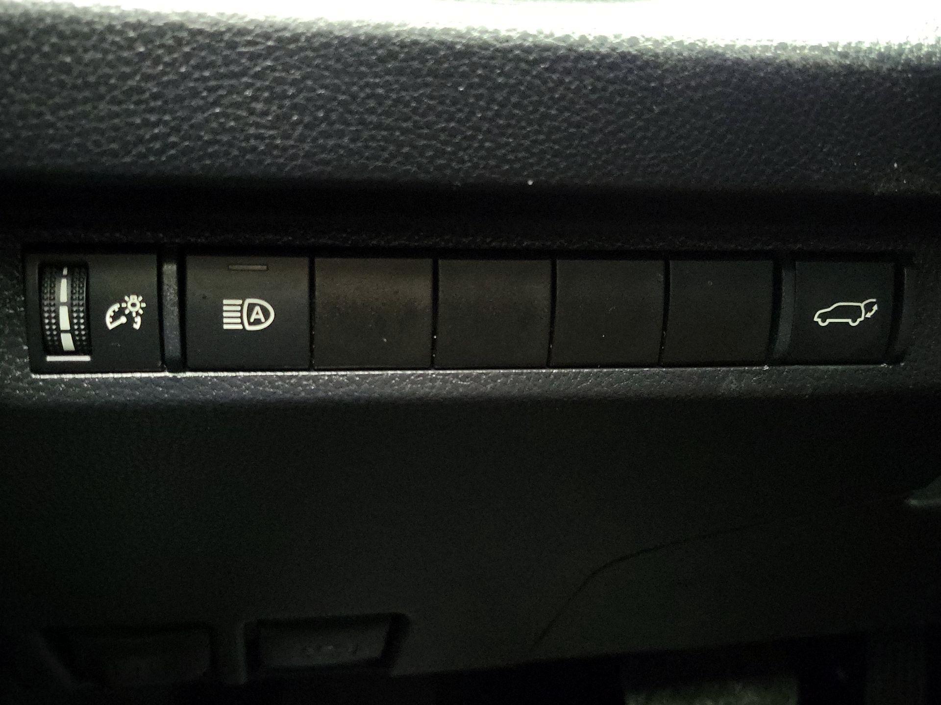 Thumbnail: 2023 Toyota RAV4 - 13