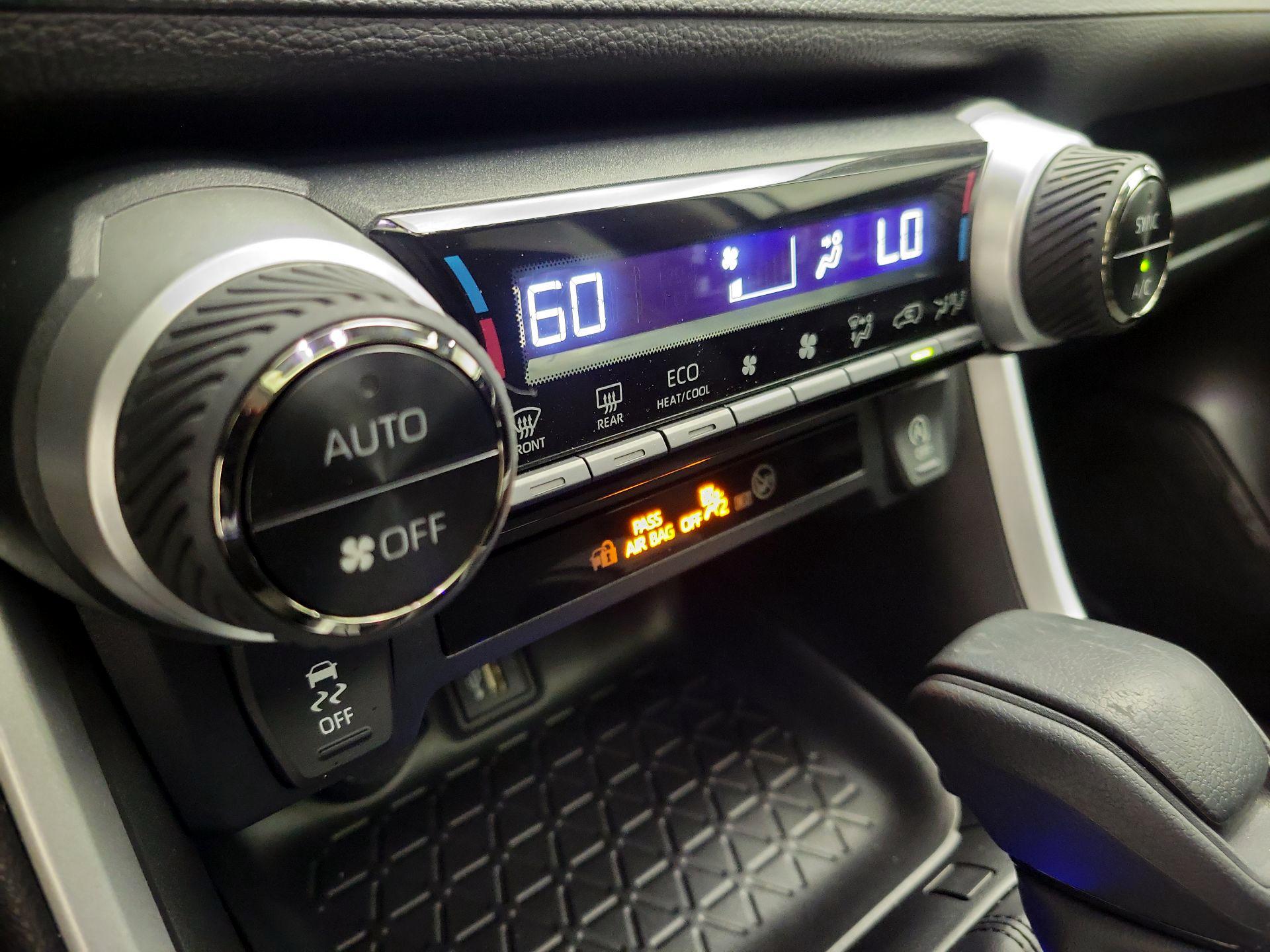 Thumbnail: 2023 Toyota RAV4 - 17