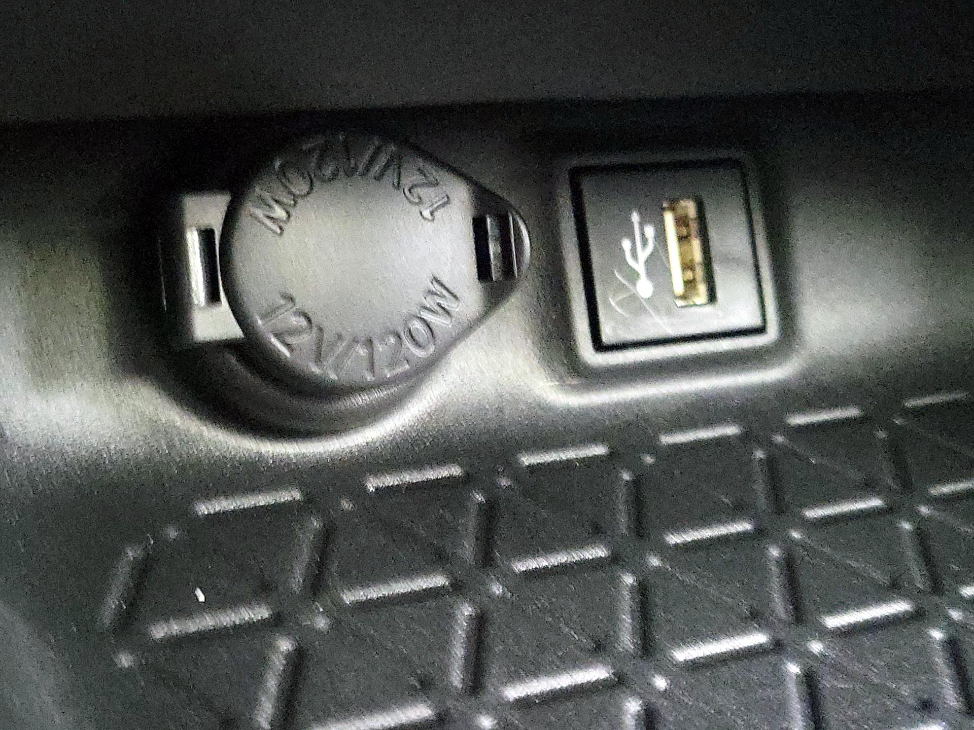 Thumbnail: 2023 Toyota RAV4 - 19