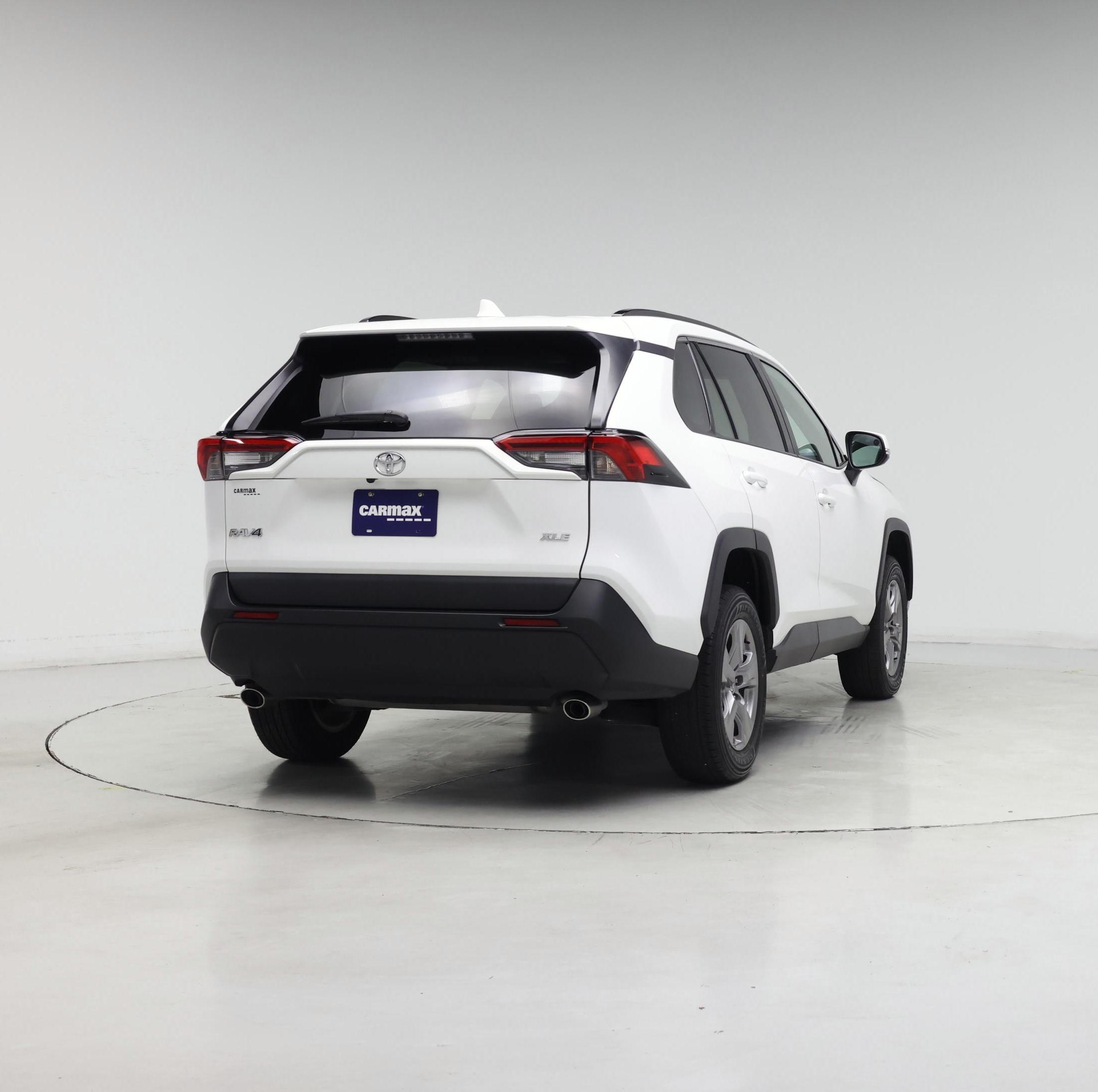 Thumbnail: 2023 Toyota RAV4 - 8