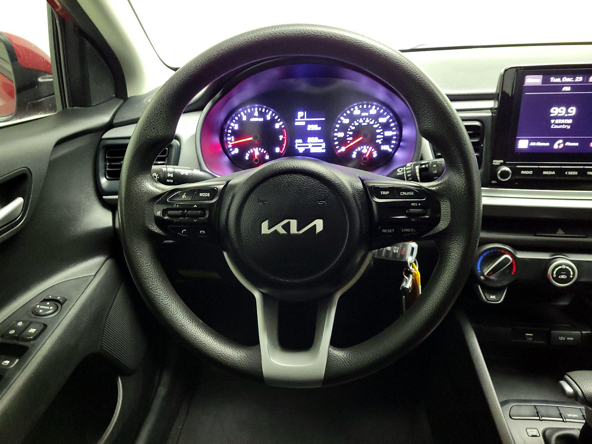 Thumbnail: 2023 Kia Rio - 10