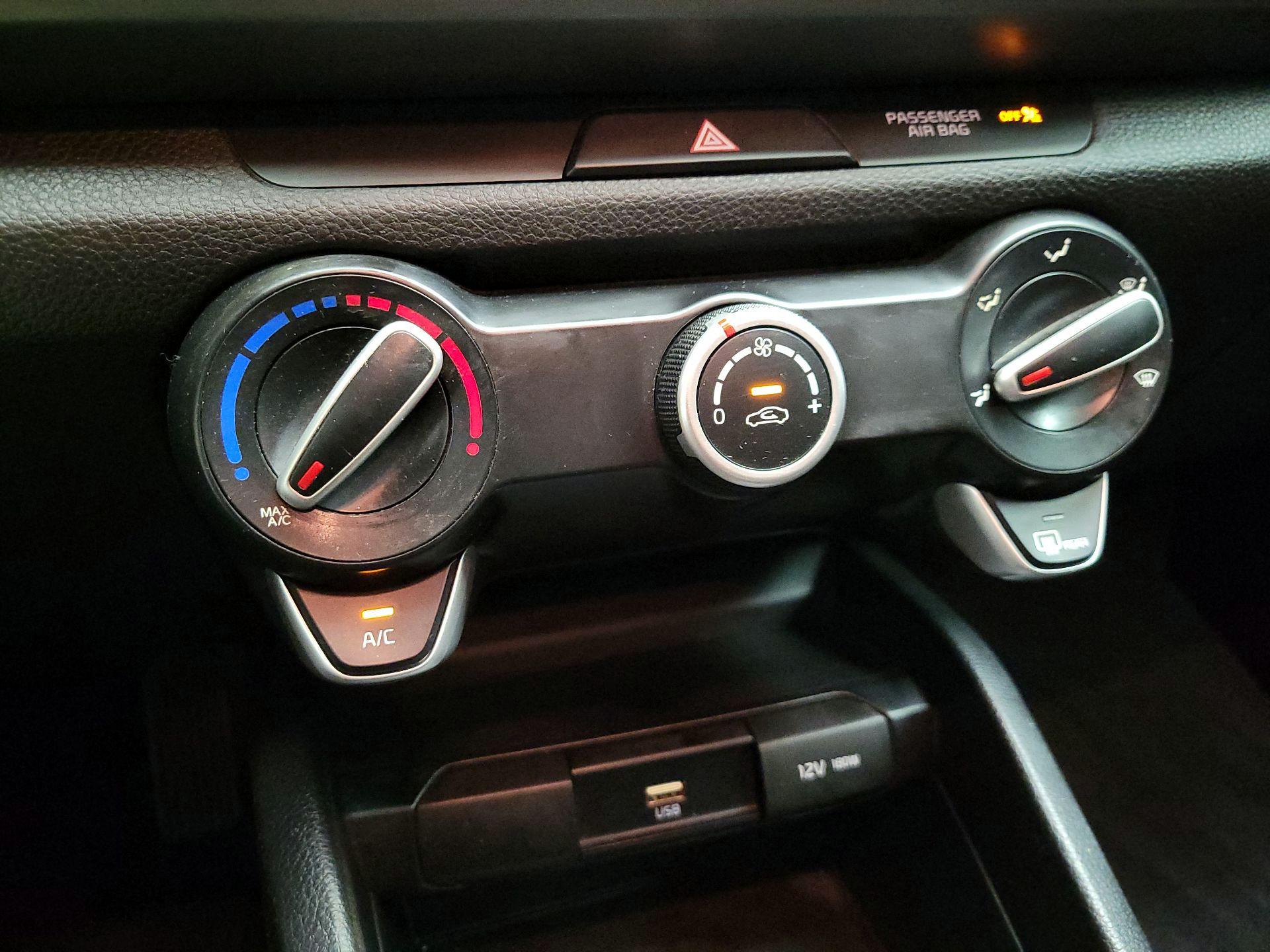 Thumbnail: 2023 Kia Rio - 16