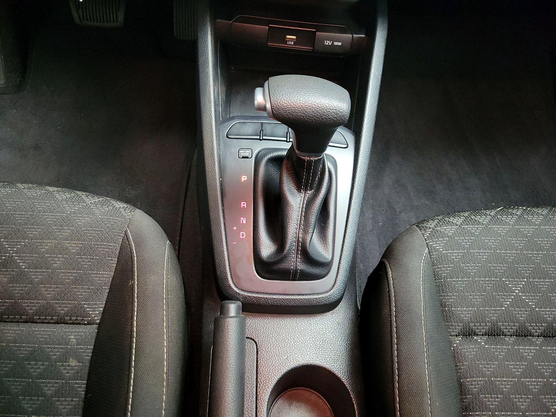 Thumbnail: 2023 Kia Rio - 17