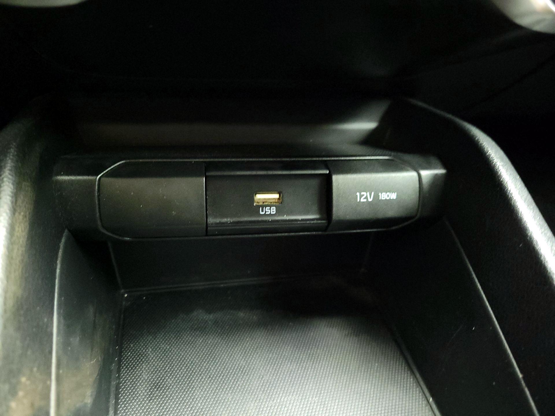 Thumbnail: 2023 Kia Rio - 18