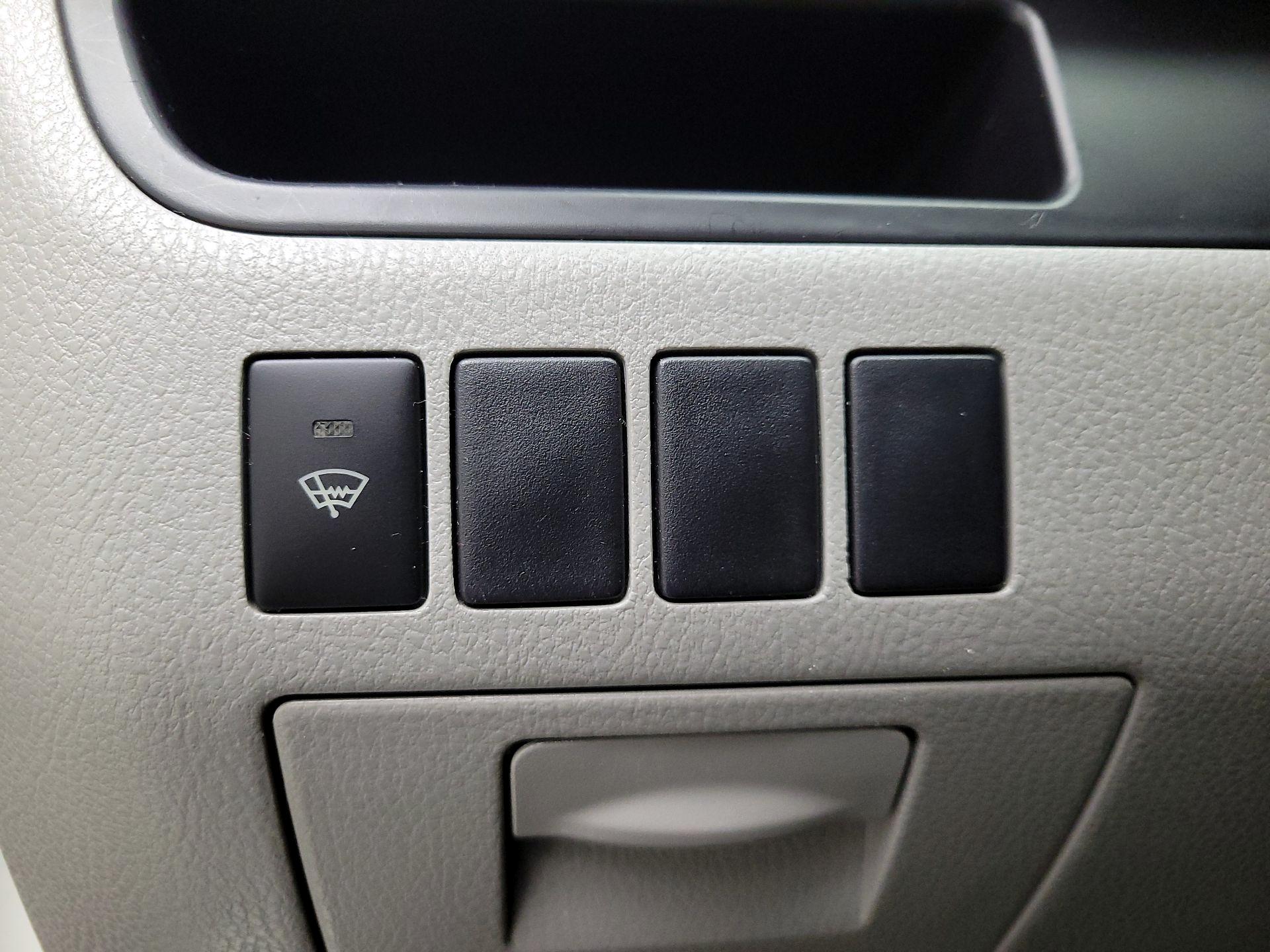 Thumbnail: 2016 Toyota Highlander - 11