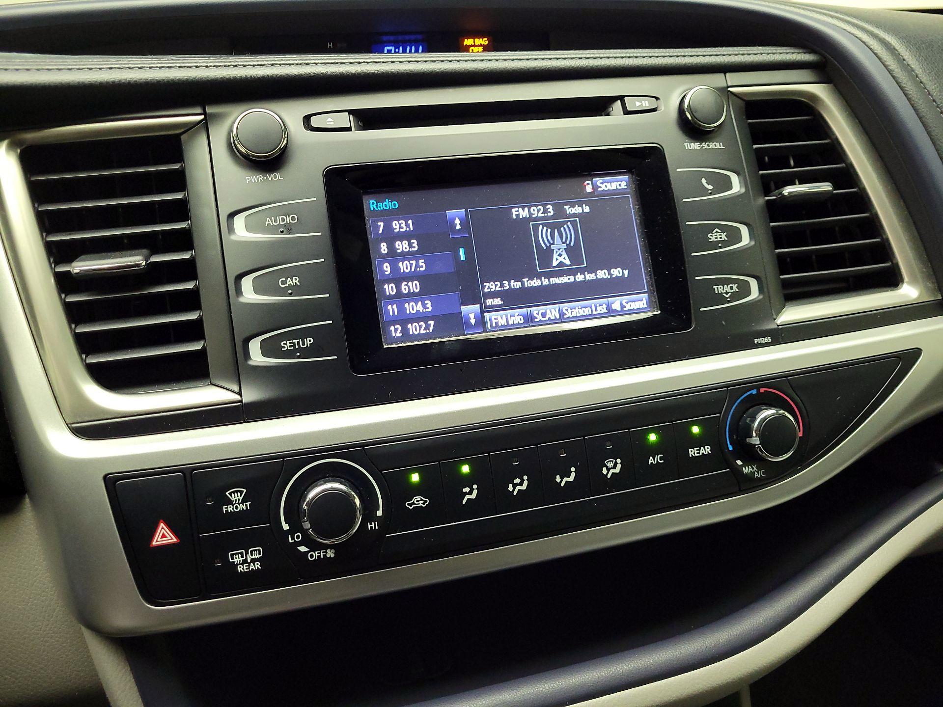 Thumbnail: 2016 Toyota Highlander - 13