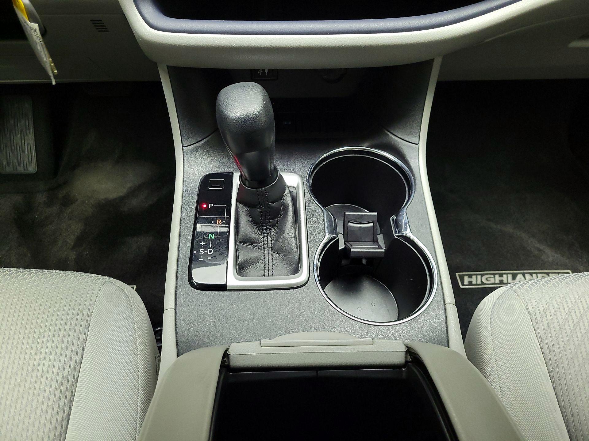 Thumbnail: 2016 Toyota Highlander - 15