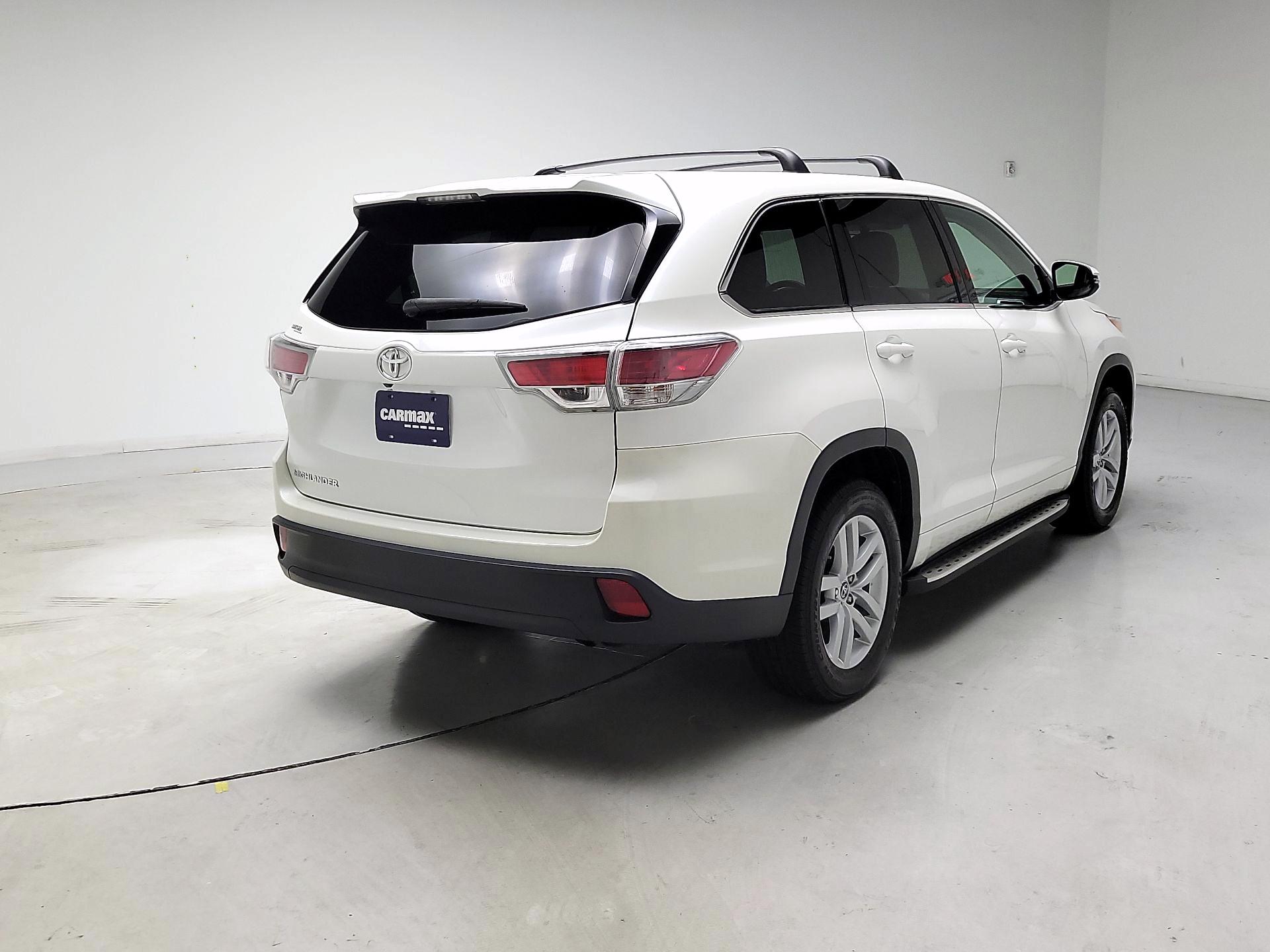 Thumbnail: 2016 Toyota Highlander - 5