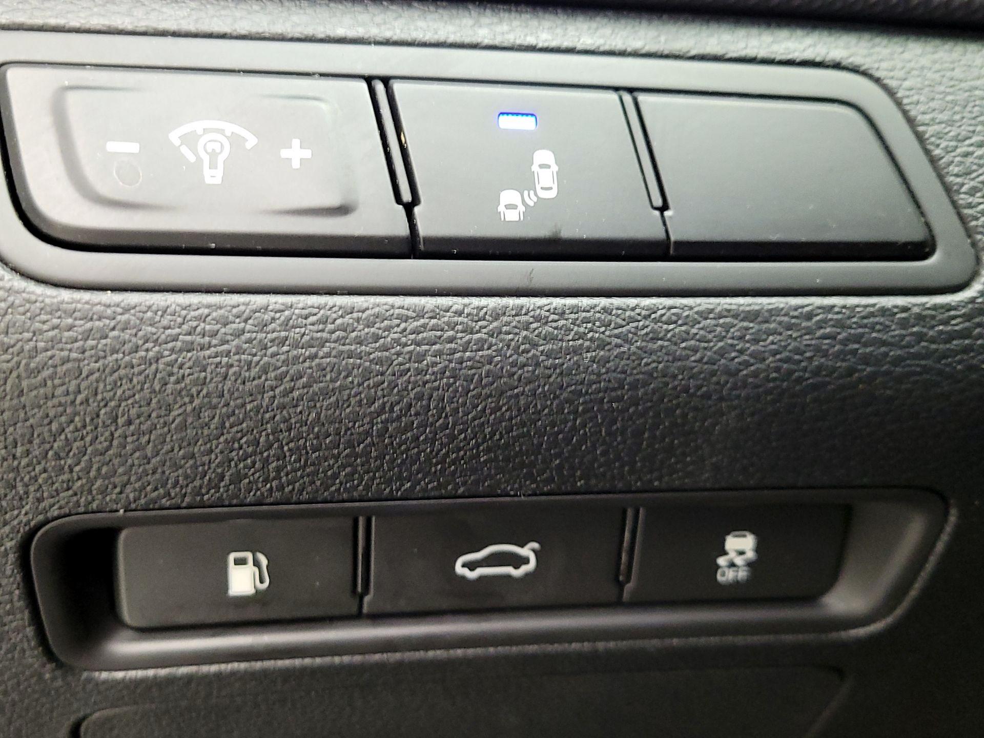 Thumbnail: 2019 Hyundai Sonata - 11