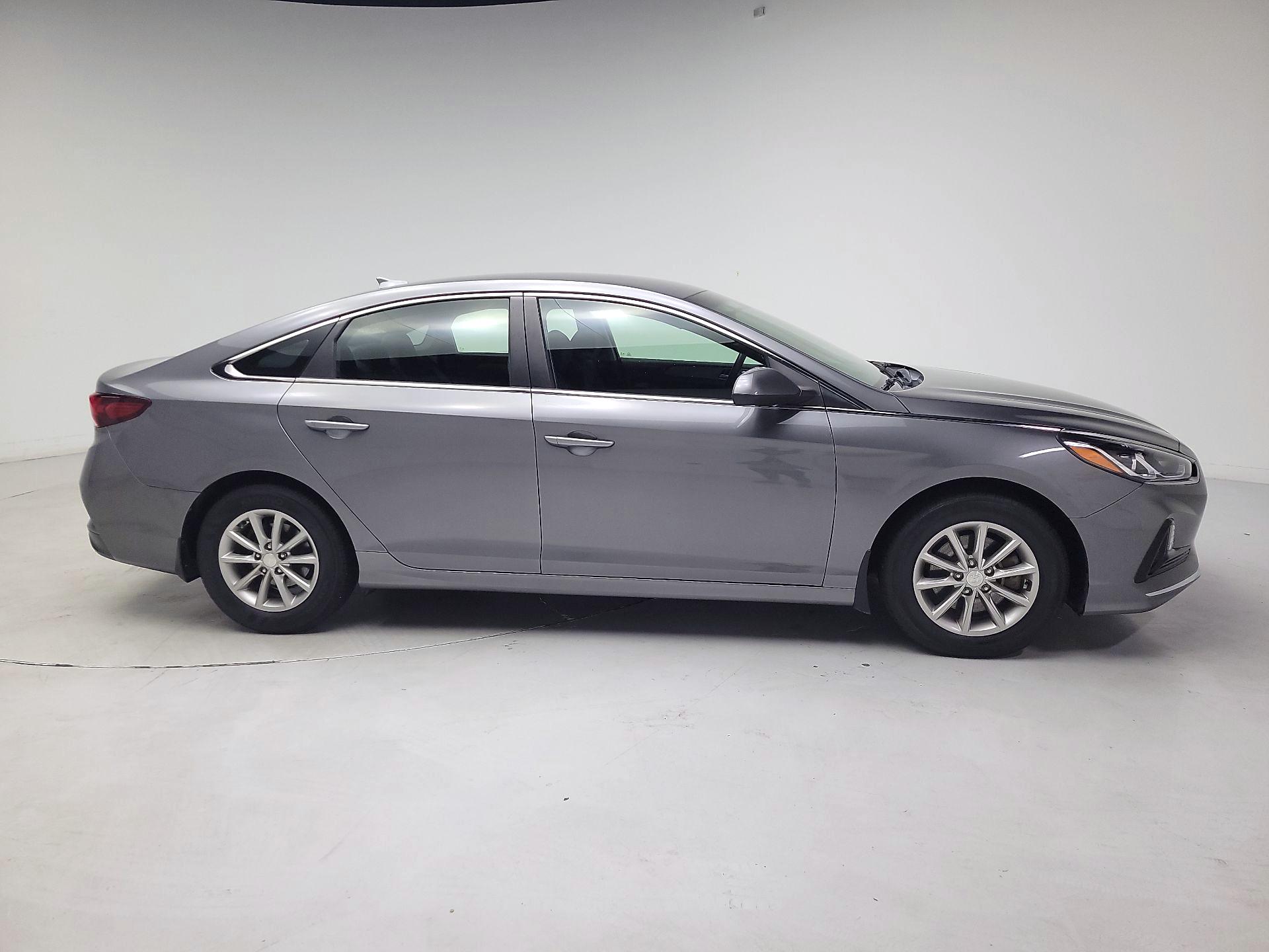 Thumbnail: 2019 Hyundai Sonata - 4