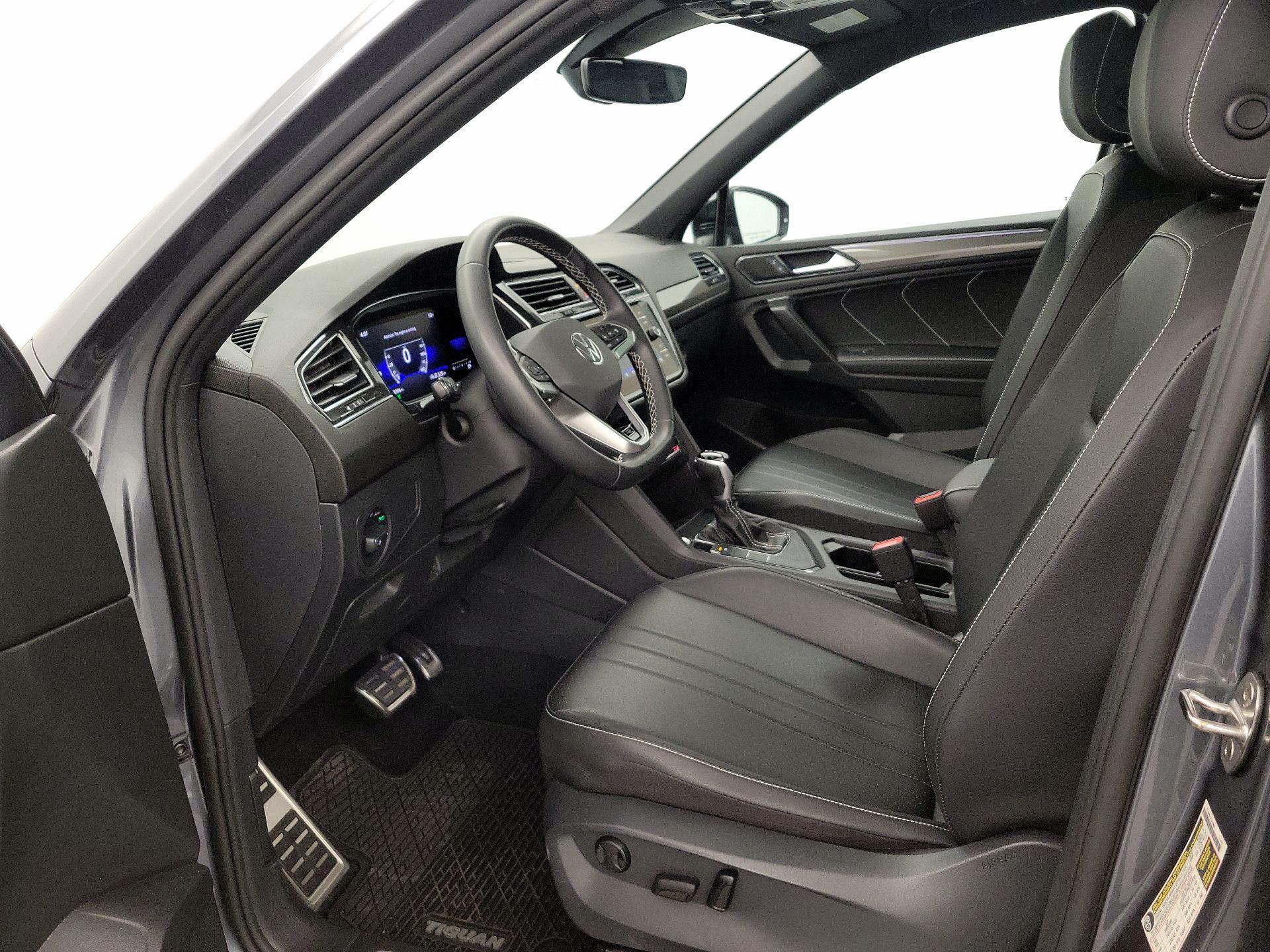 Thumbnail: 2023 Volkswagen Tiguan - 11