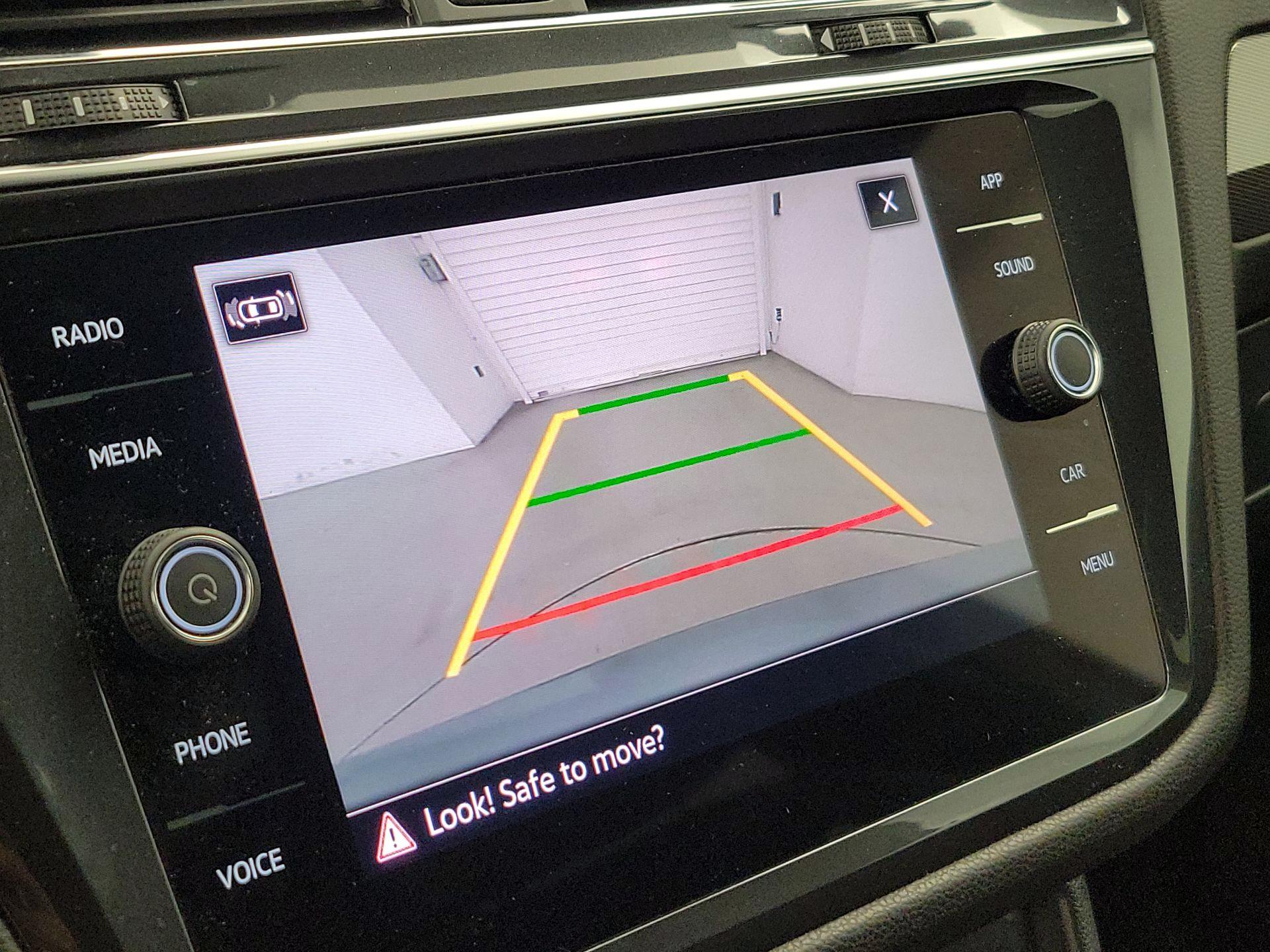 Thumbnail: 2023 Volkswagen Tiguan - 14