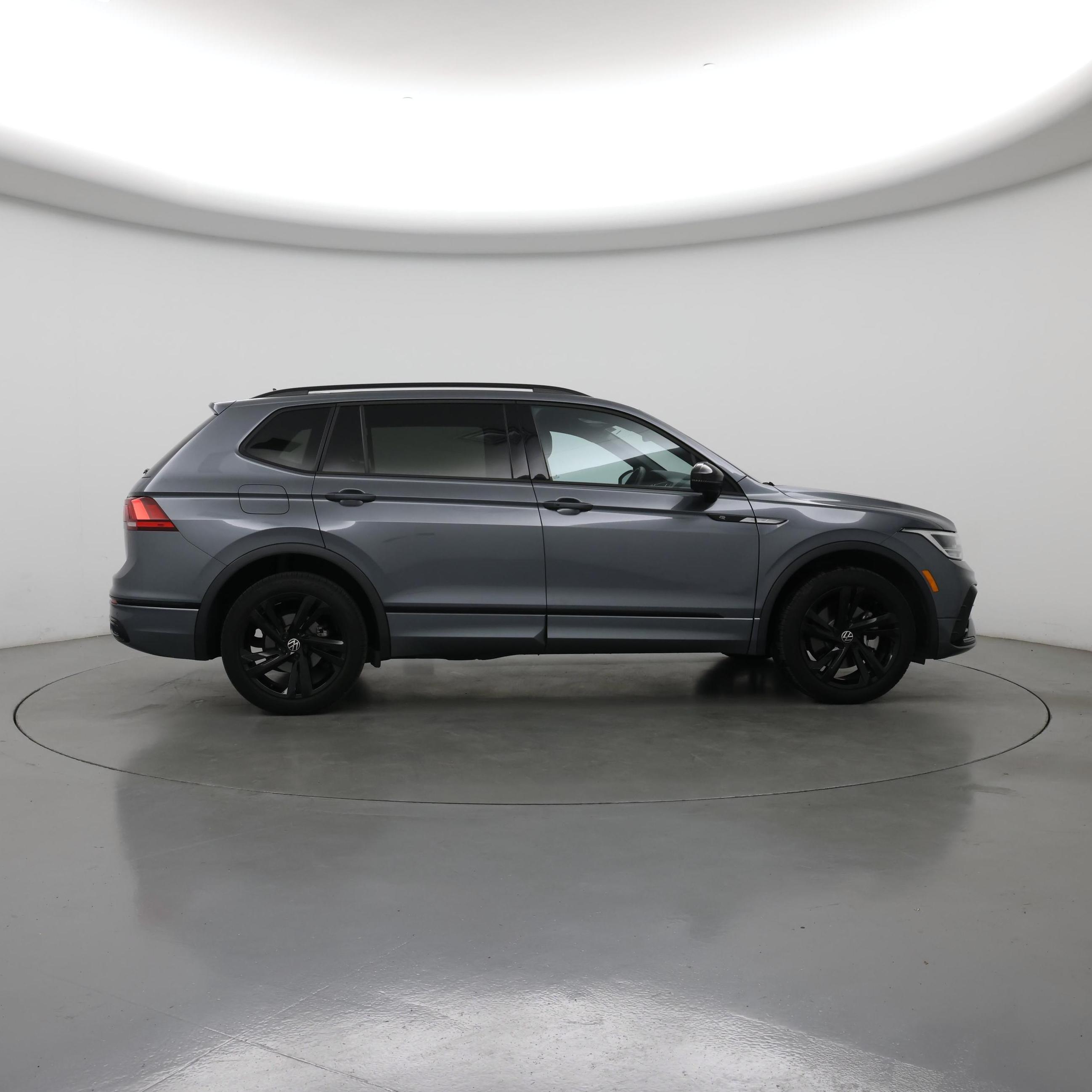 Thumbnail: 2023 Volkswagen Tiguan - 7