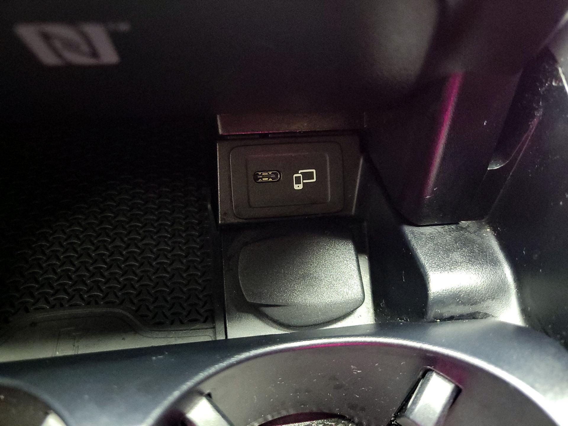 Thumbnail: 2022 Mercedes-Benz E-Class - 17