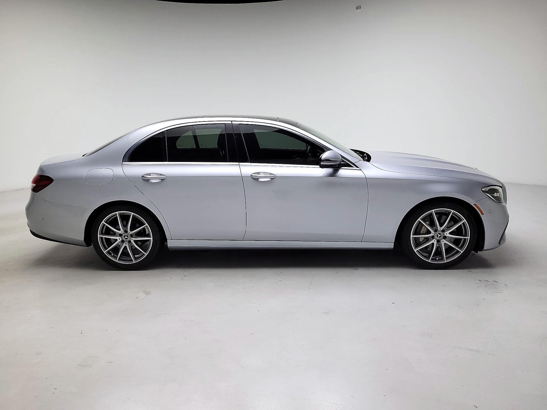 Thumbnail: 2022 Mercedes-Benz E-Class - 4