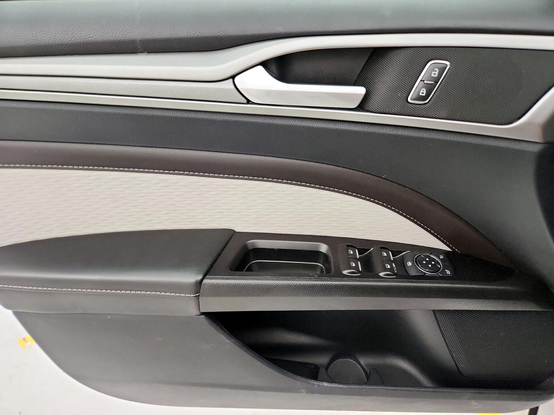 Thumbnail: 2020 Ford Fusion - 12