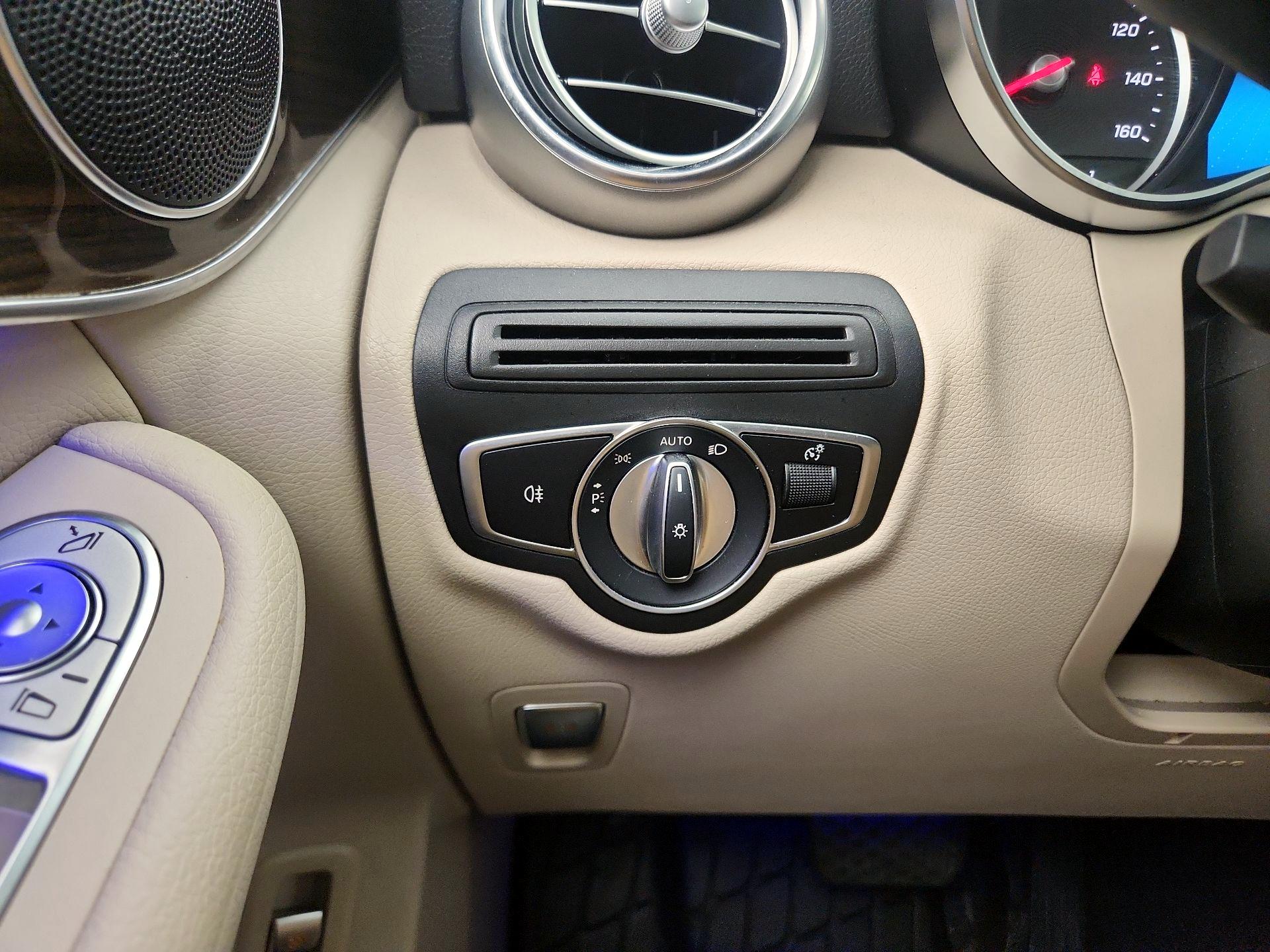 Thumbnail: 2022 Mercedes-Benz GLC - 13