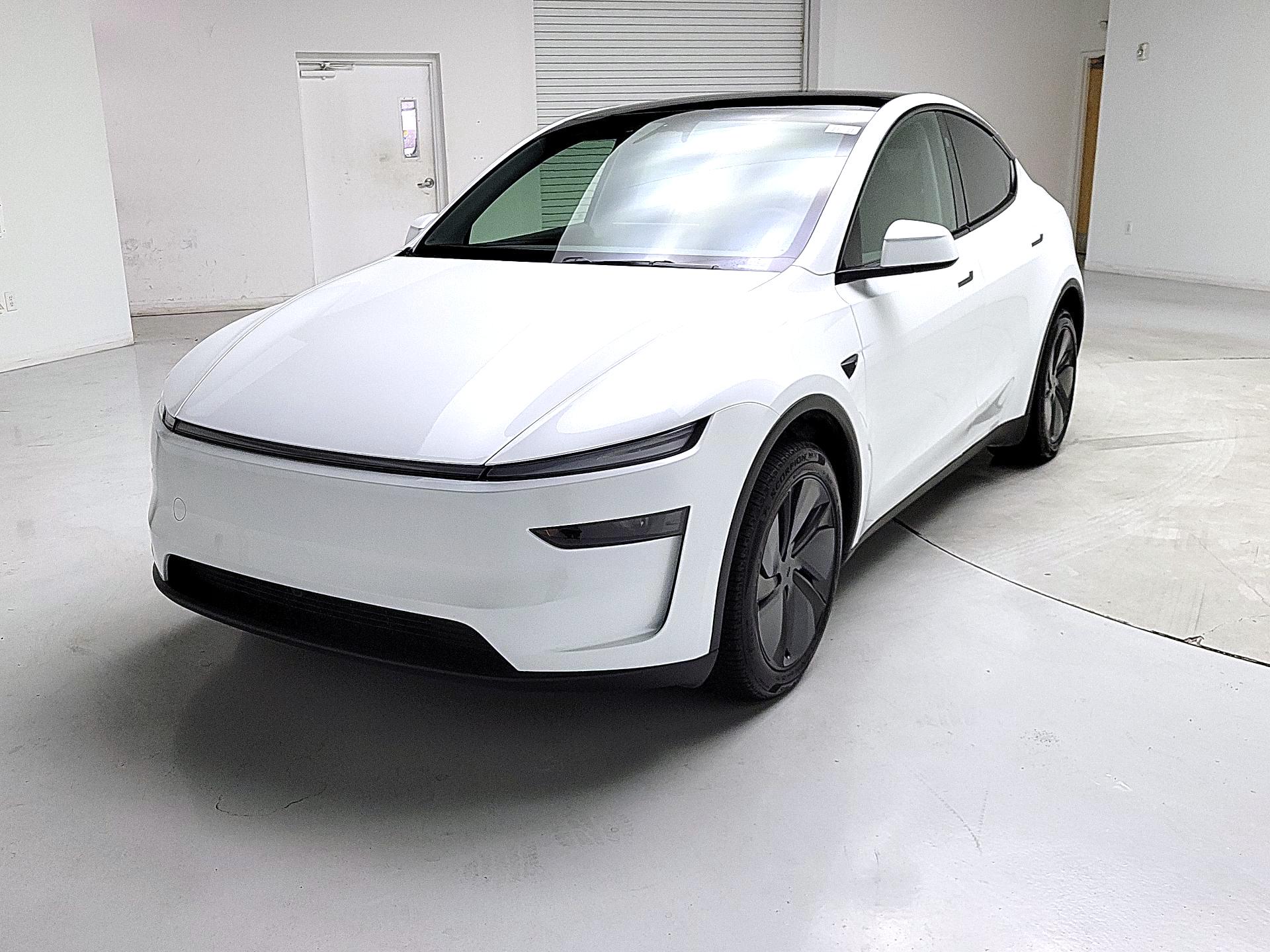 Thumbnail: 2026 Tesla Model Y - 3
