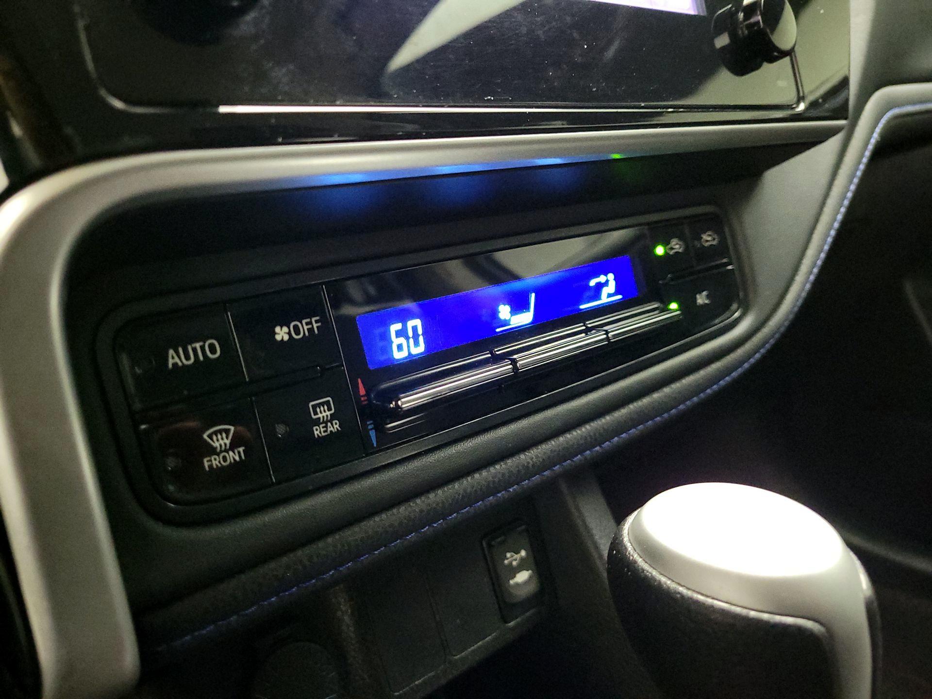 Thumbnail: 2017 Toyota Corolla - 16