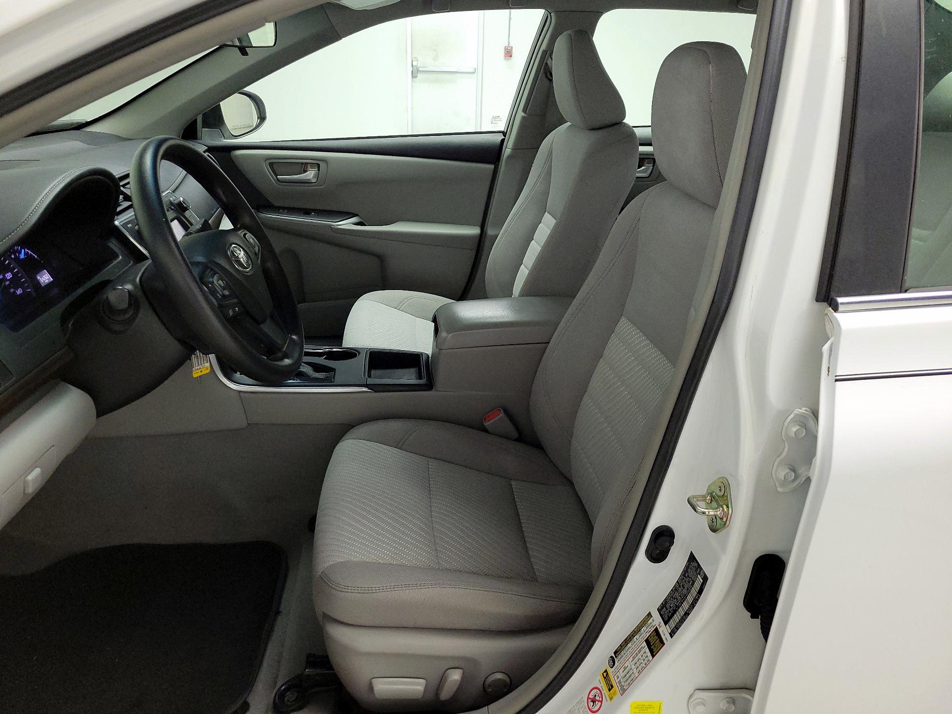 Thumbnail: 2015 Toyota Camry - 11