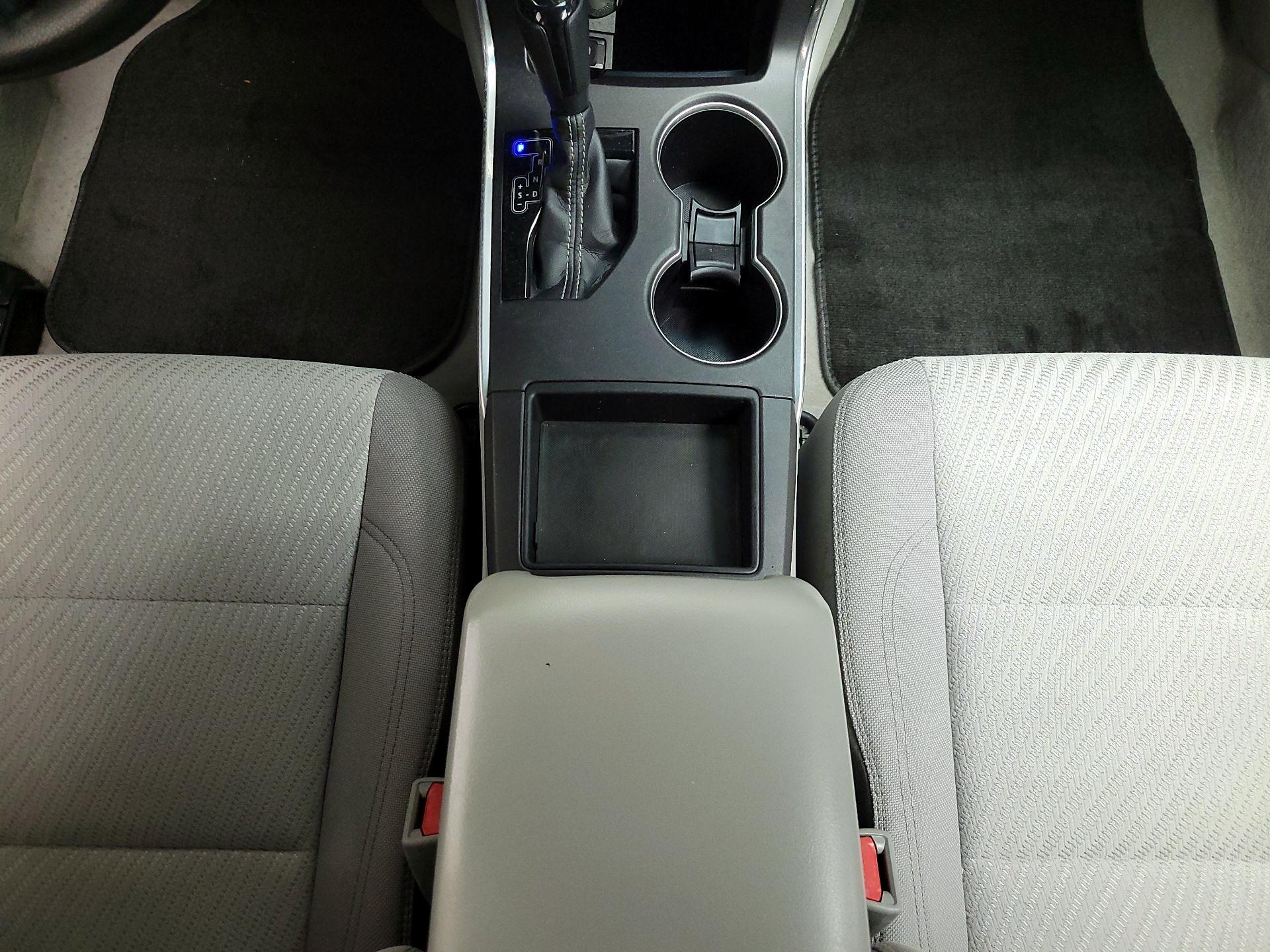 Thumbnail: 2015 Toyota Camry - 17