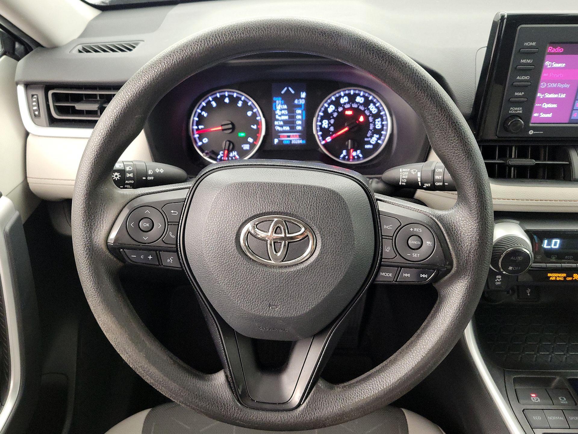 Thumbnail: 2021 Toyota RAV4 - 10