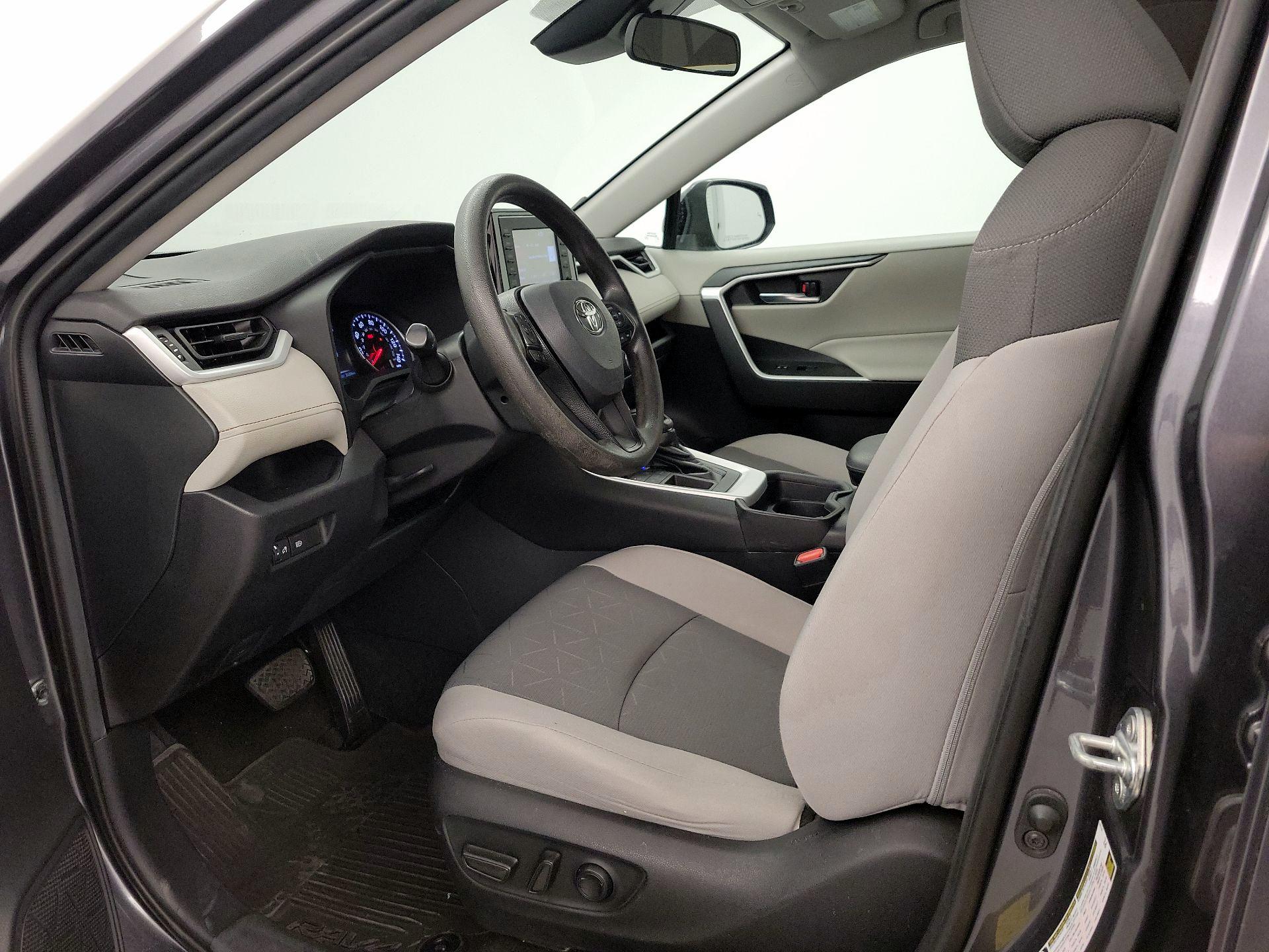 Thumbnail: 2021 Toyota RAV4 - 11