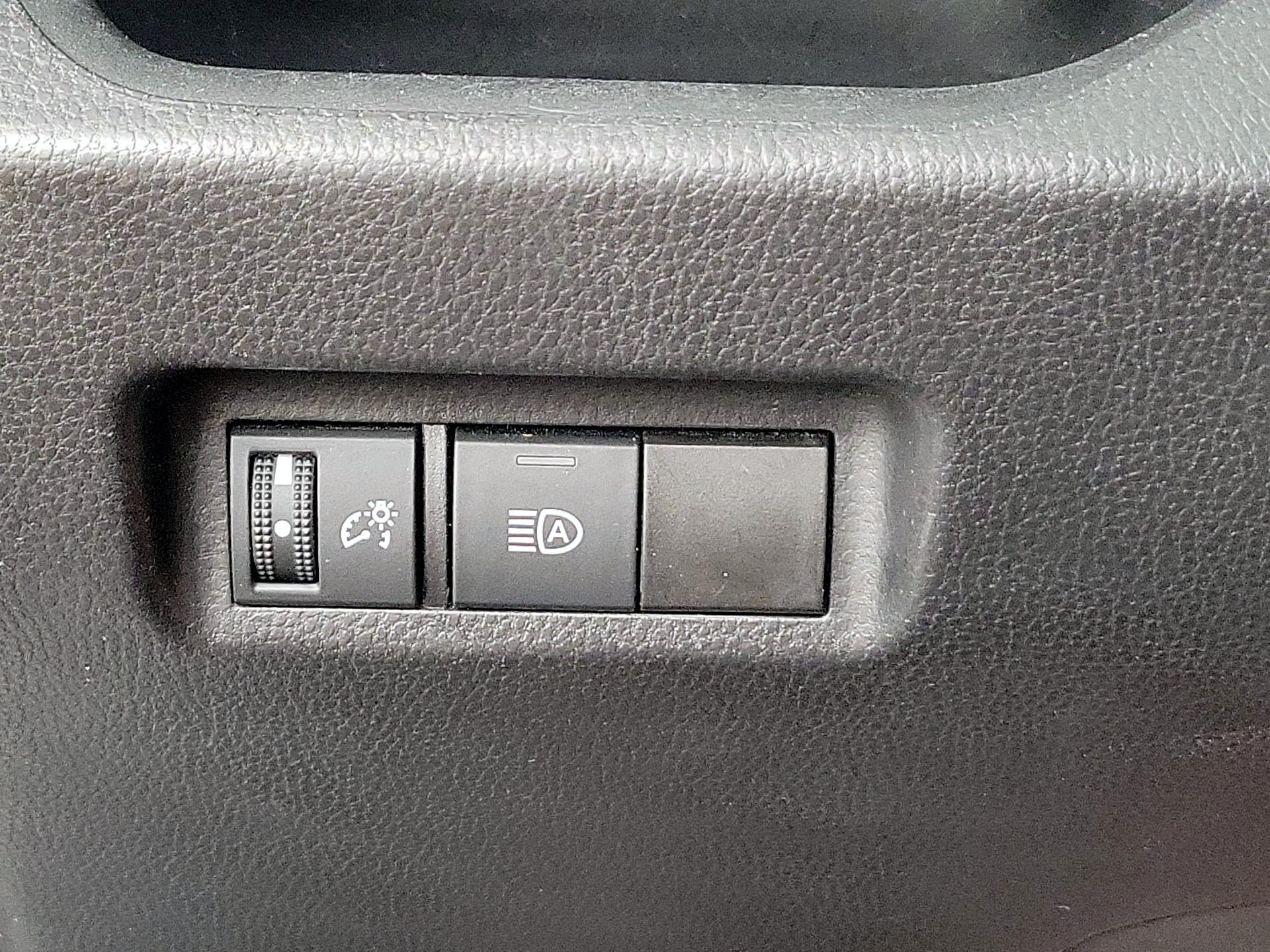 Thumbnail: 2021 Toyota RAV4 - 13