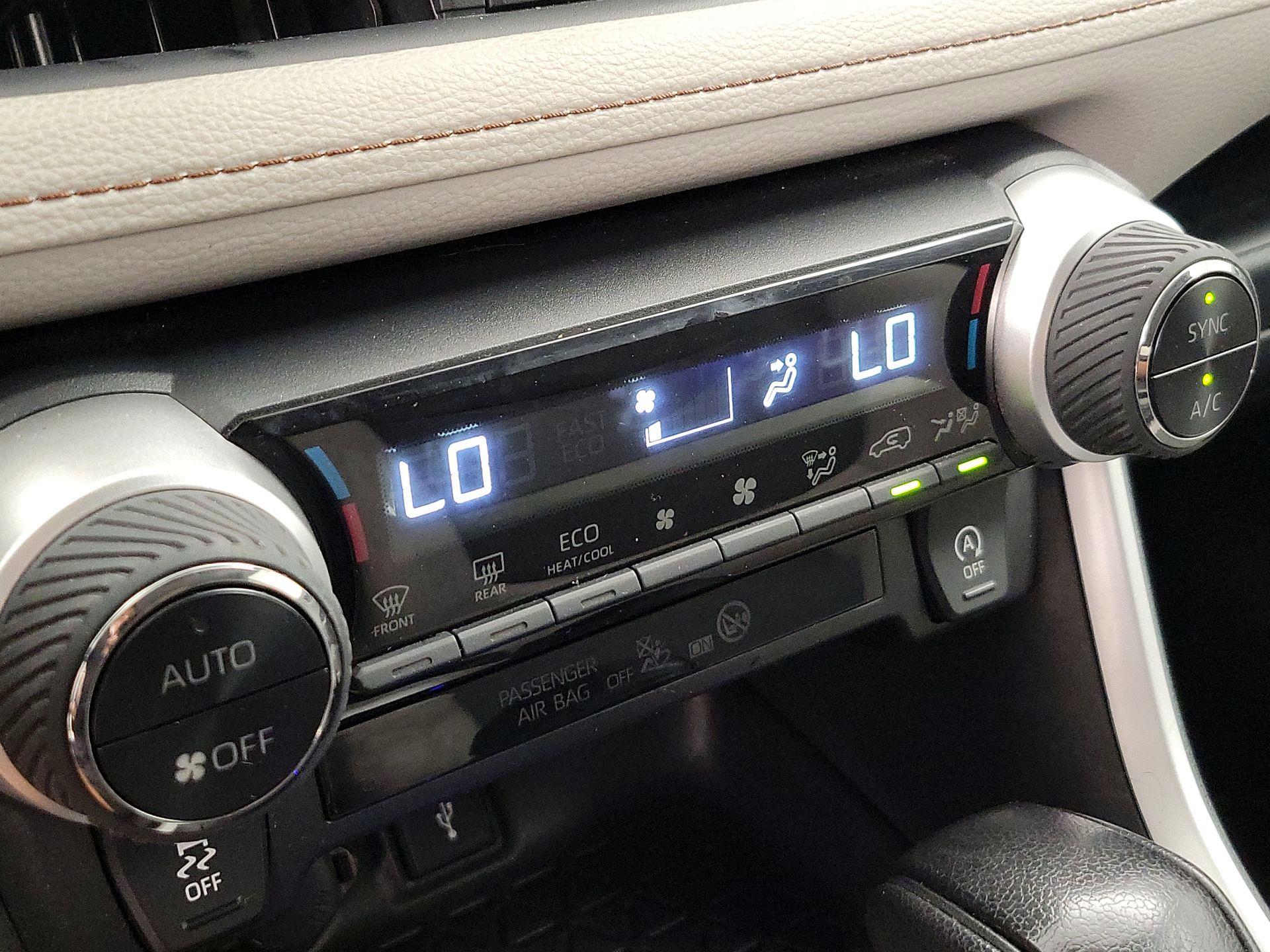 Thumbnail: 2021 Toyota RAV4 - 16