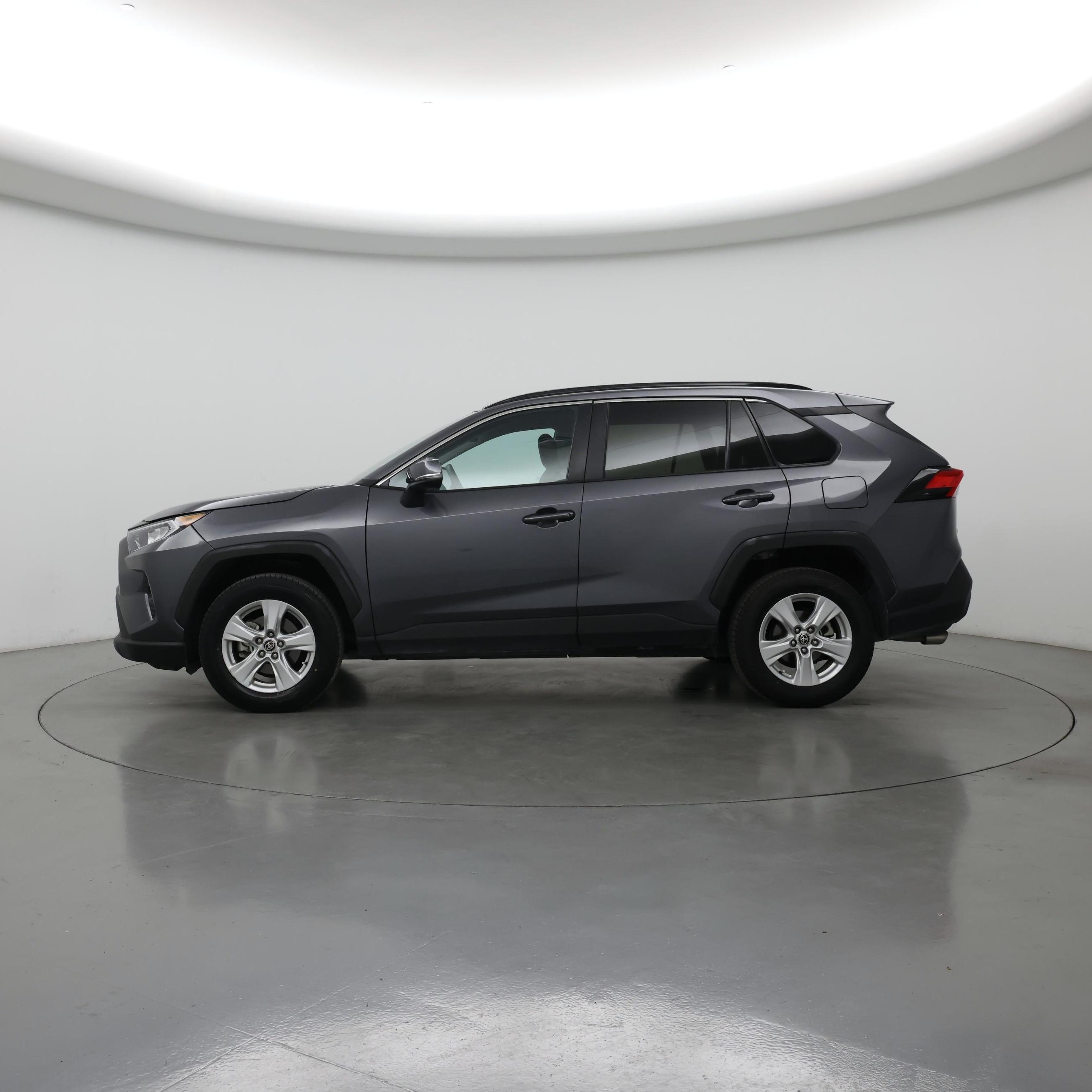 Thumbnail: 2021 Toyota RAV4 - 3