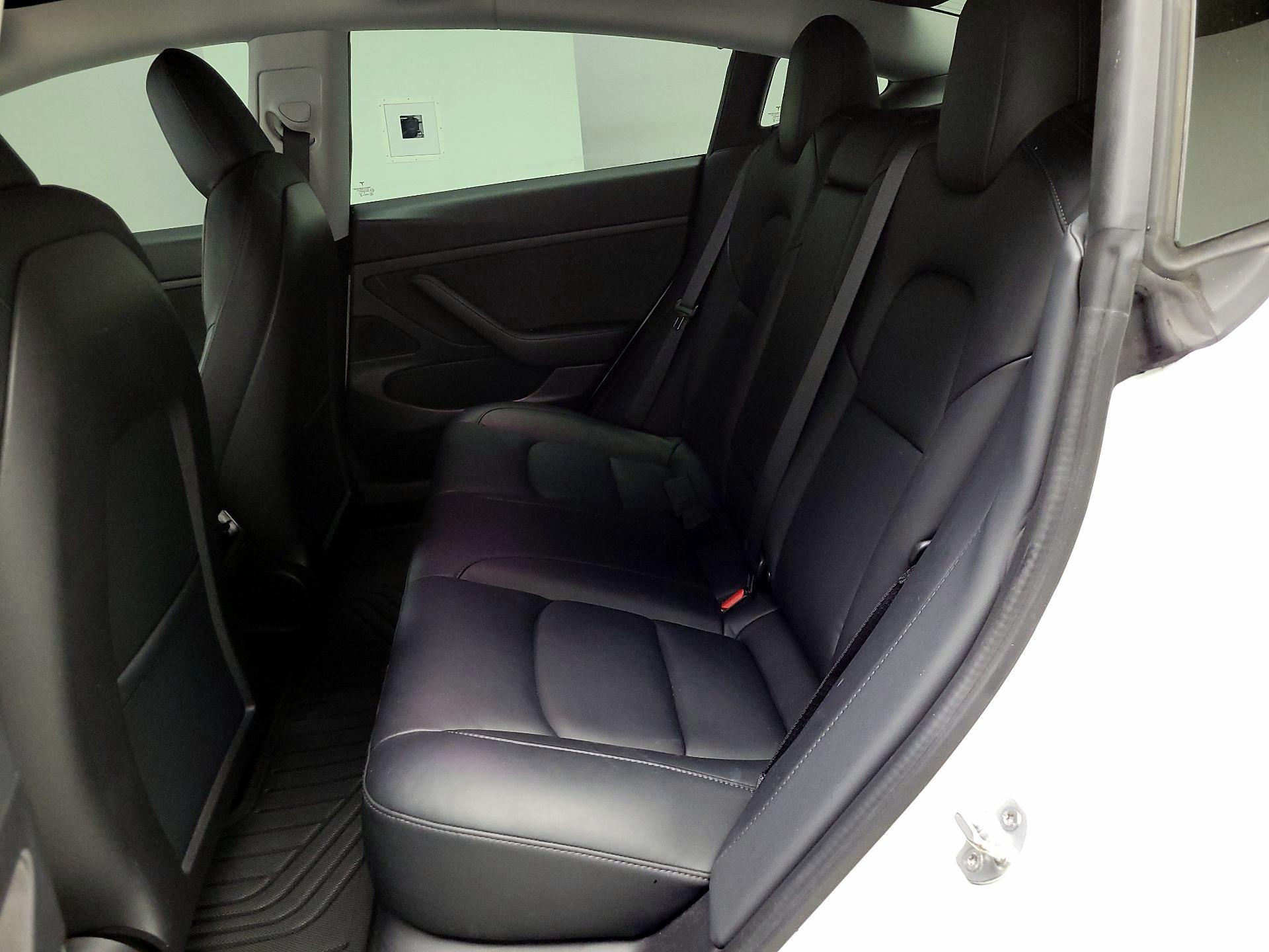 Thumbnail: 2020 Tesla Model 3 - 17