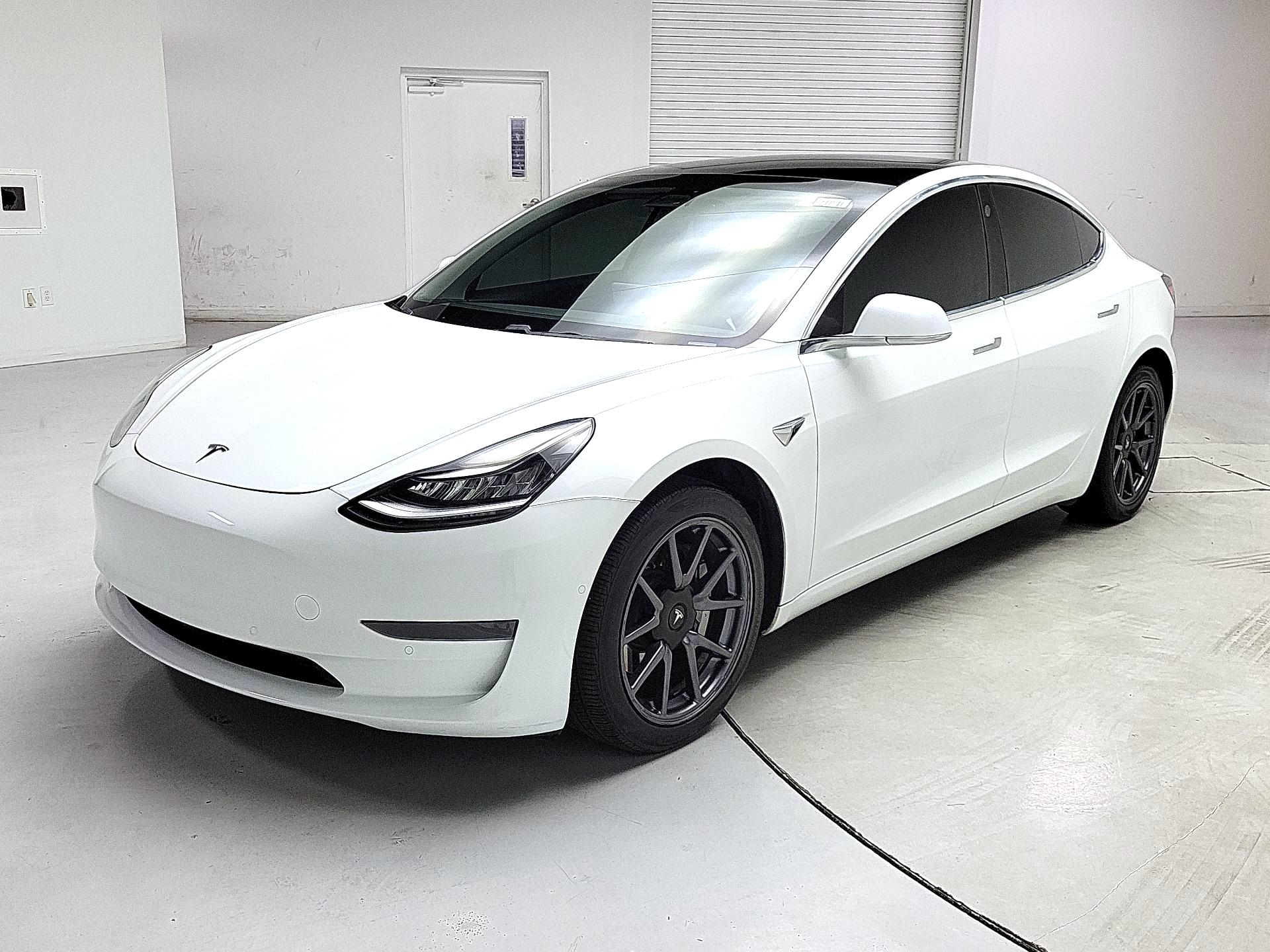 Thumbnail: 2020 Tesla Model 3 - 3