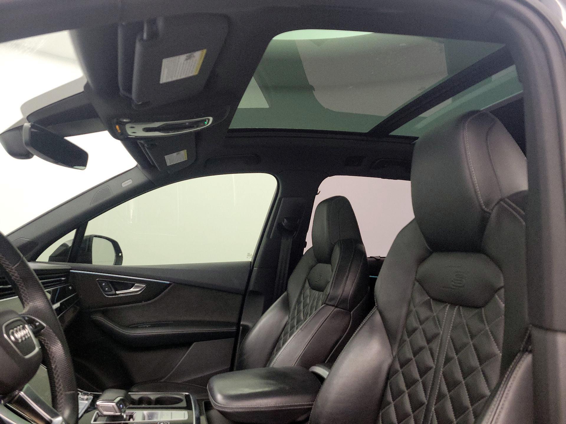 Thumbnail: 2021 Audi SQ7 - 19