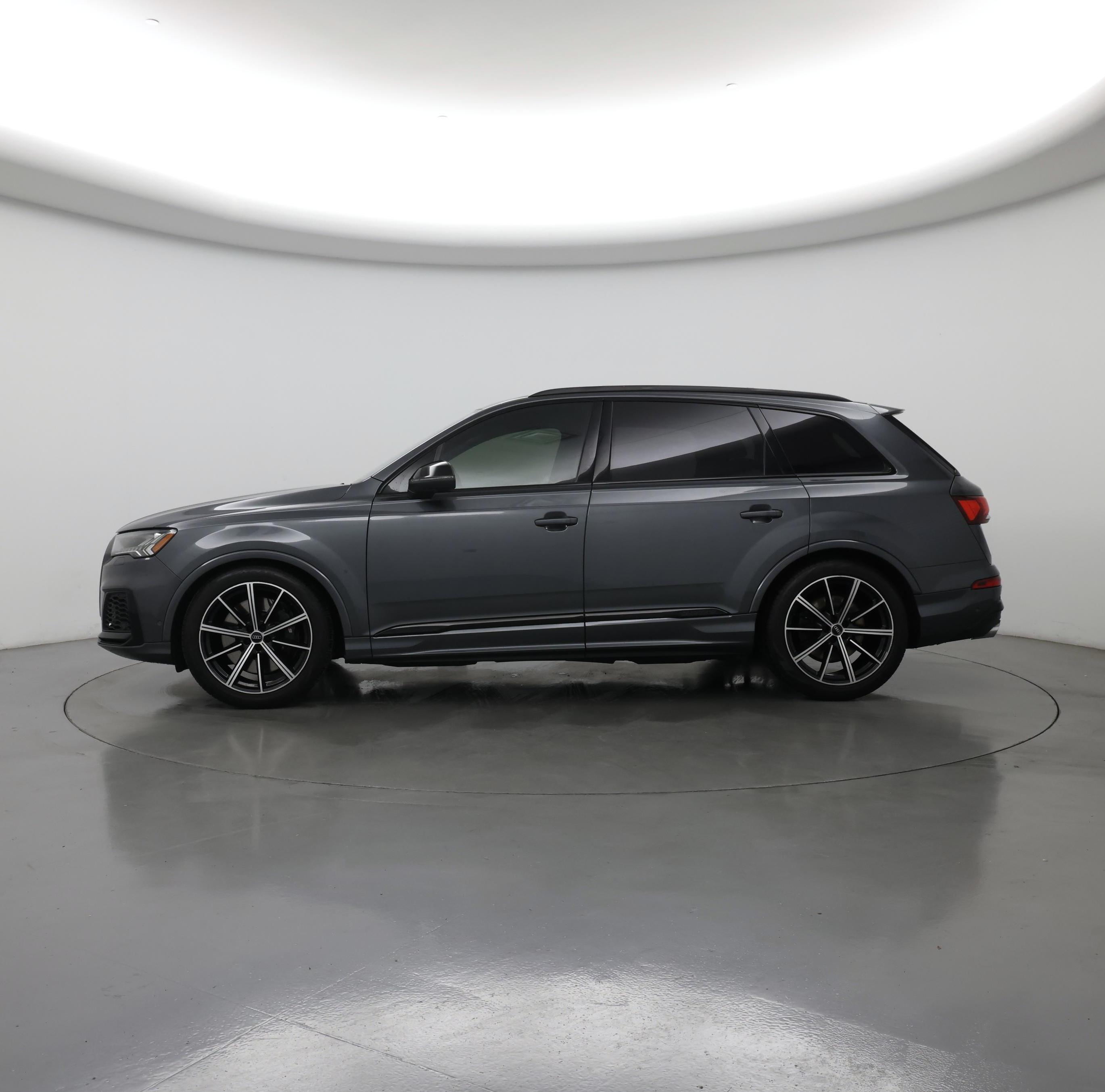 Thumbnail: 2021 Audi SQ7 - 3