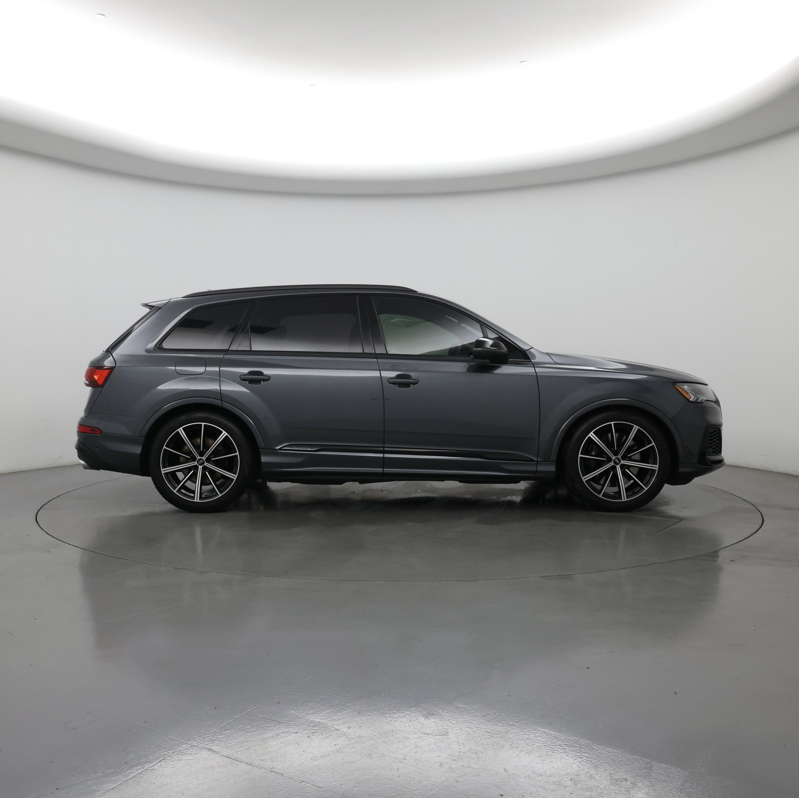 Thumbnail: 2021 Audi SQ7 - 7